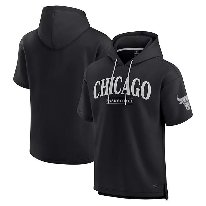 Men's Fanatics  Black Chicago Bulls Elements Ready Short Sleeve Pullover Hoodie, Size: XL Product Image