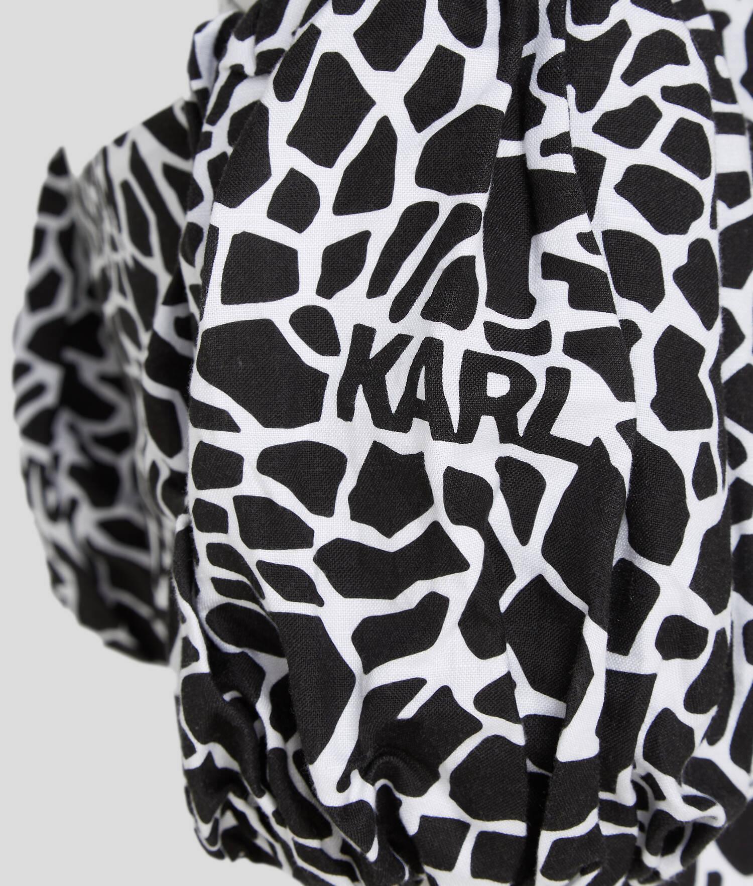 GIRAFFE-PRINT OFF-SHOULDER BLOUSE Product Image
