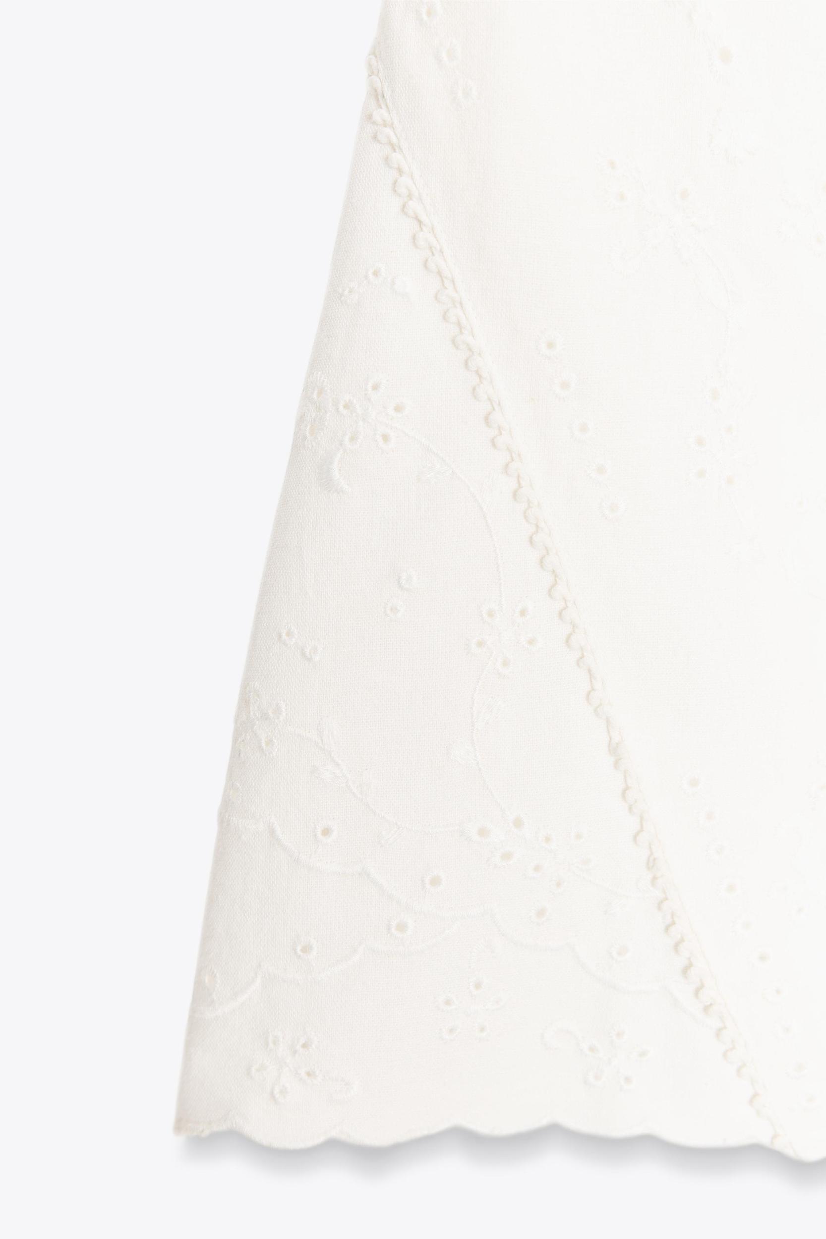 EMBROIDERED STRAPLESS TOP Product Image