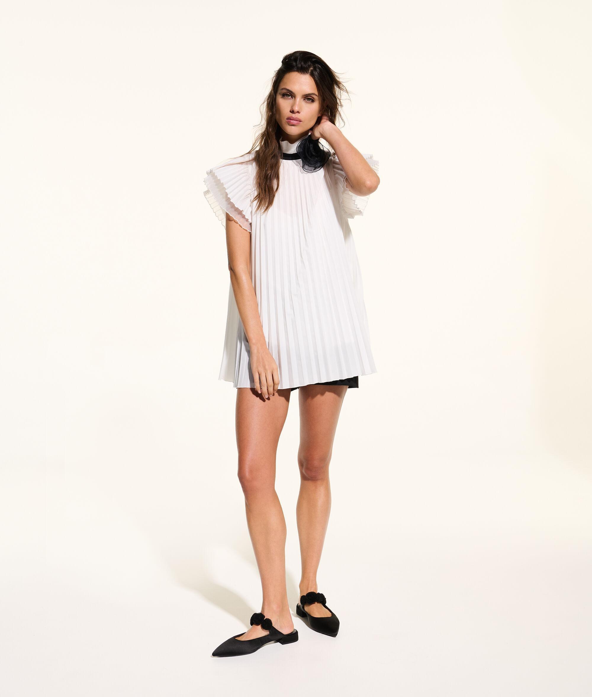 KL STUDIO PLEATED BLOUSE Product Image