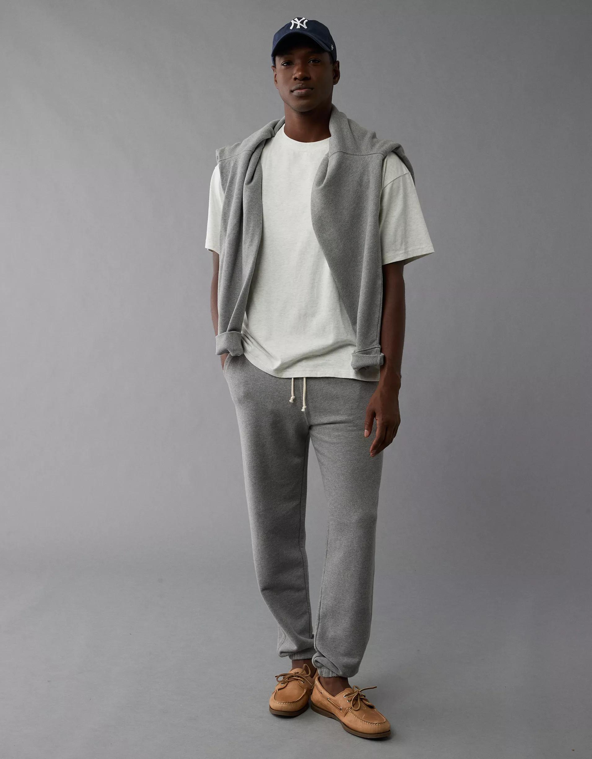 AE Boxy Micro Logo Graphic T-Shirt Product Image