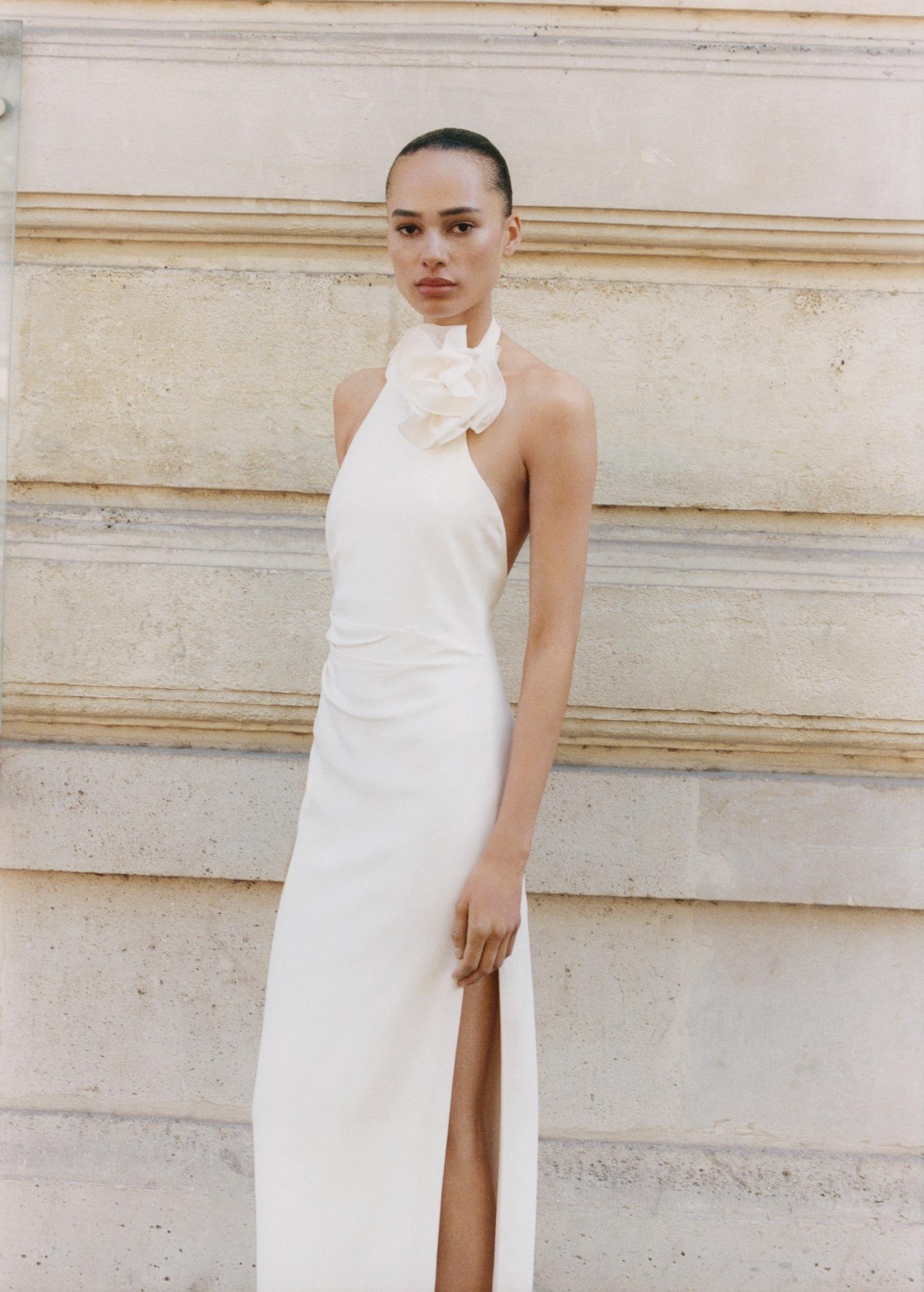 Draped halter-neck dress with flower motif - Women | MANGO USA Product Image