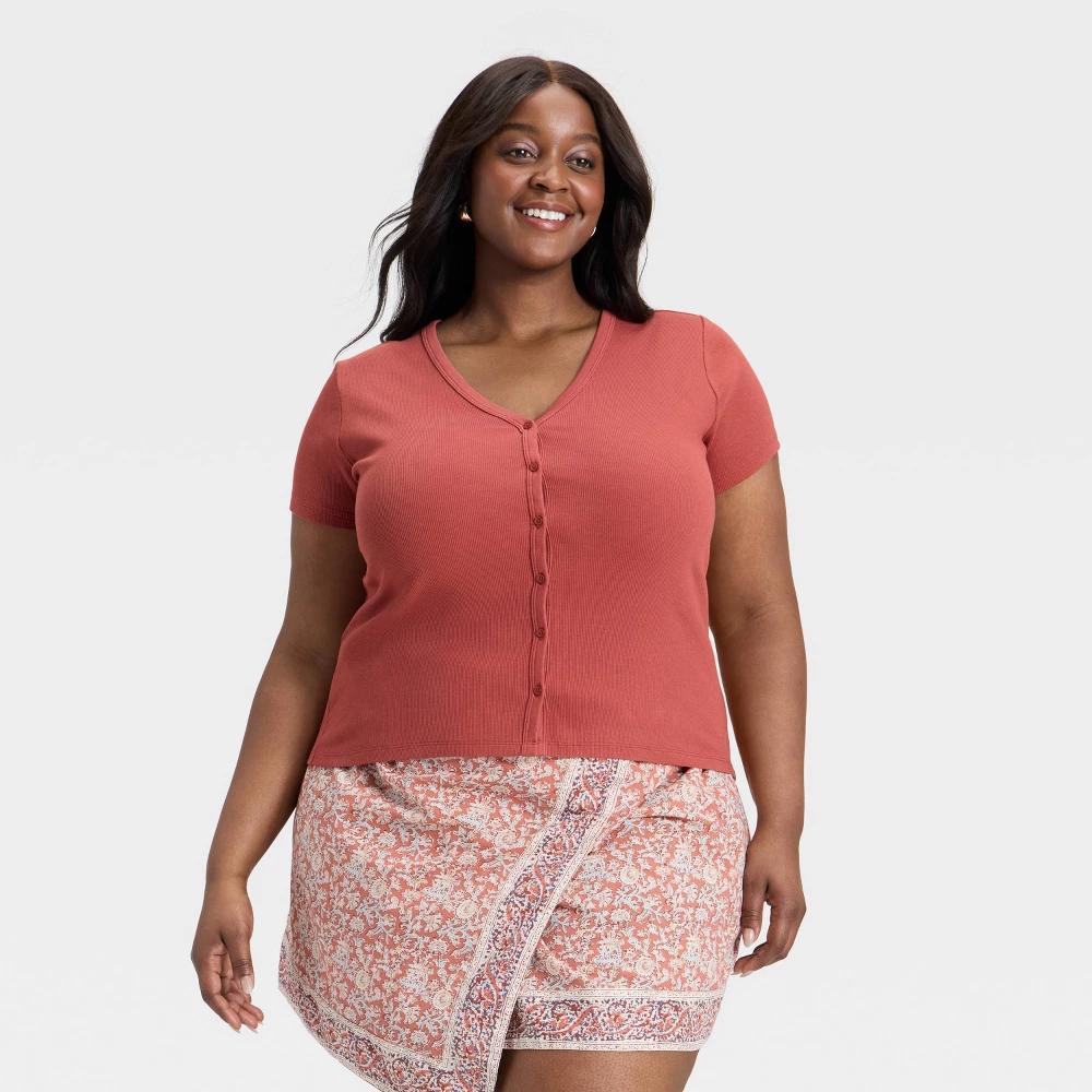 Women's Short Sleeve V-Neck Button-Down Shirt - Universal Thread™ Product Image