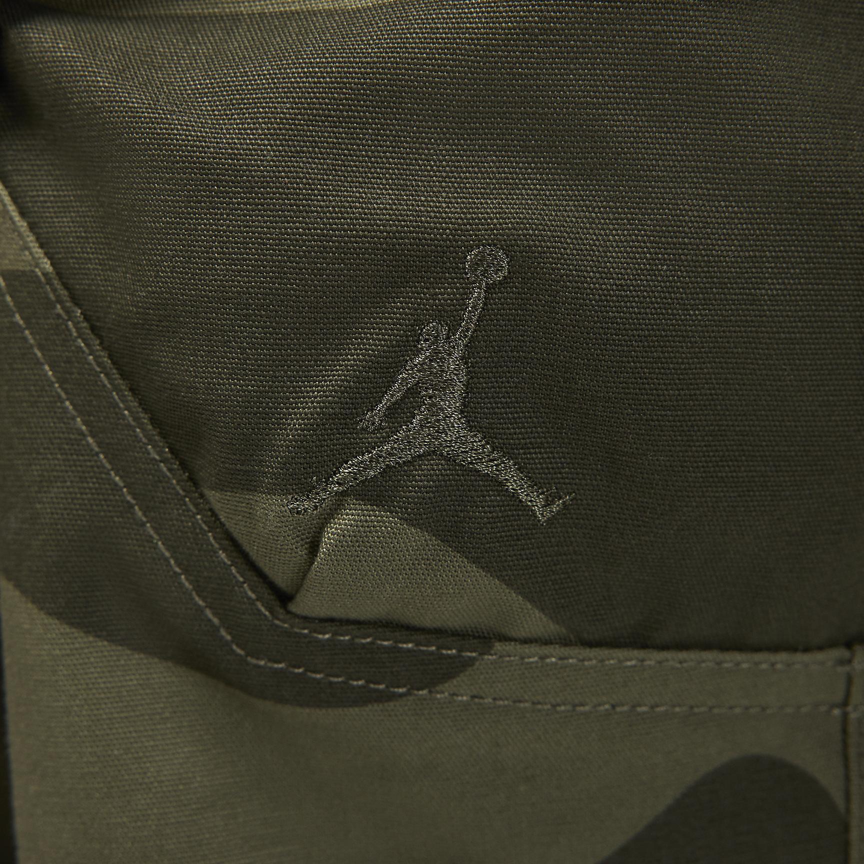 Jordan Essentials Chicago Men's Pants Product Image