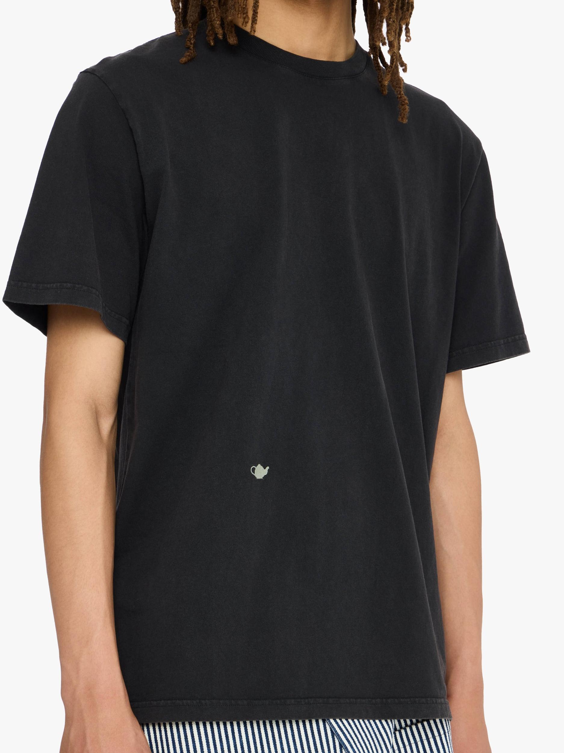 CONTRAST EMBROIDERY T-SHIRT Product Image