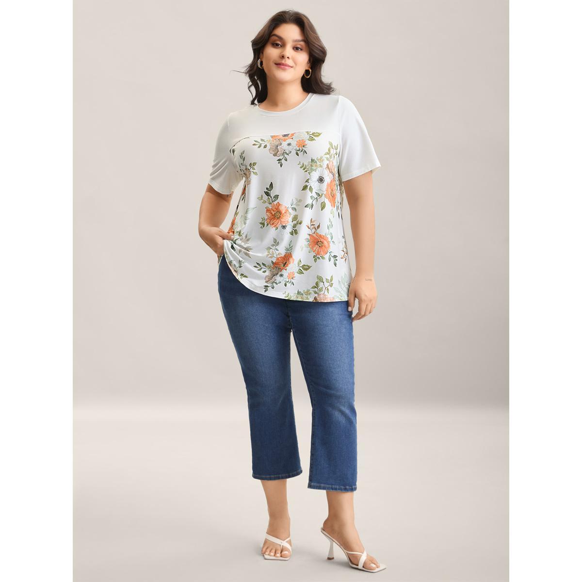 Plus Size Floral Print Spliced Stretchy T-Shirt WhiteSmoke Women Contrast Natural Flowers Round Neck Everyday-Elegant T-shirts BloomChic 12/L Product Image