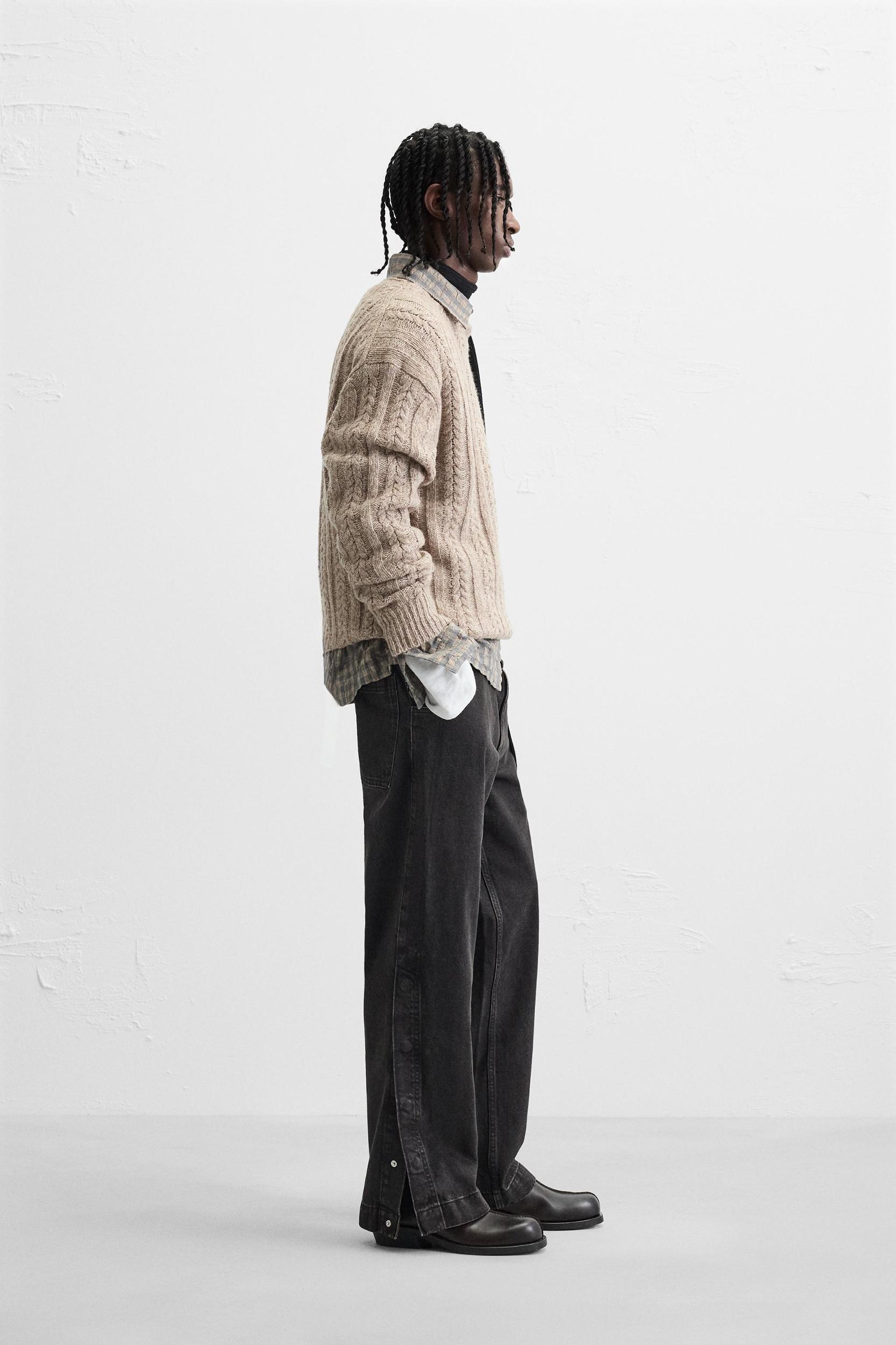 WASHED RELAXED FIT JEANS Product Image