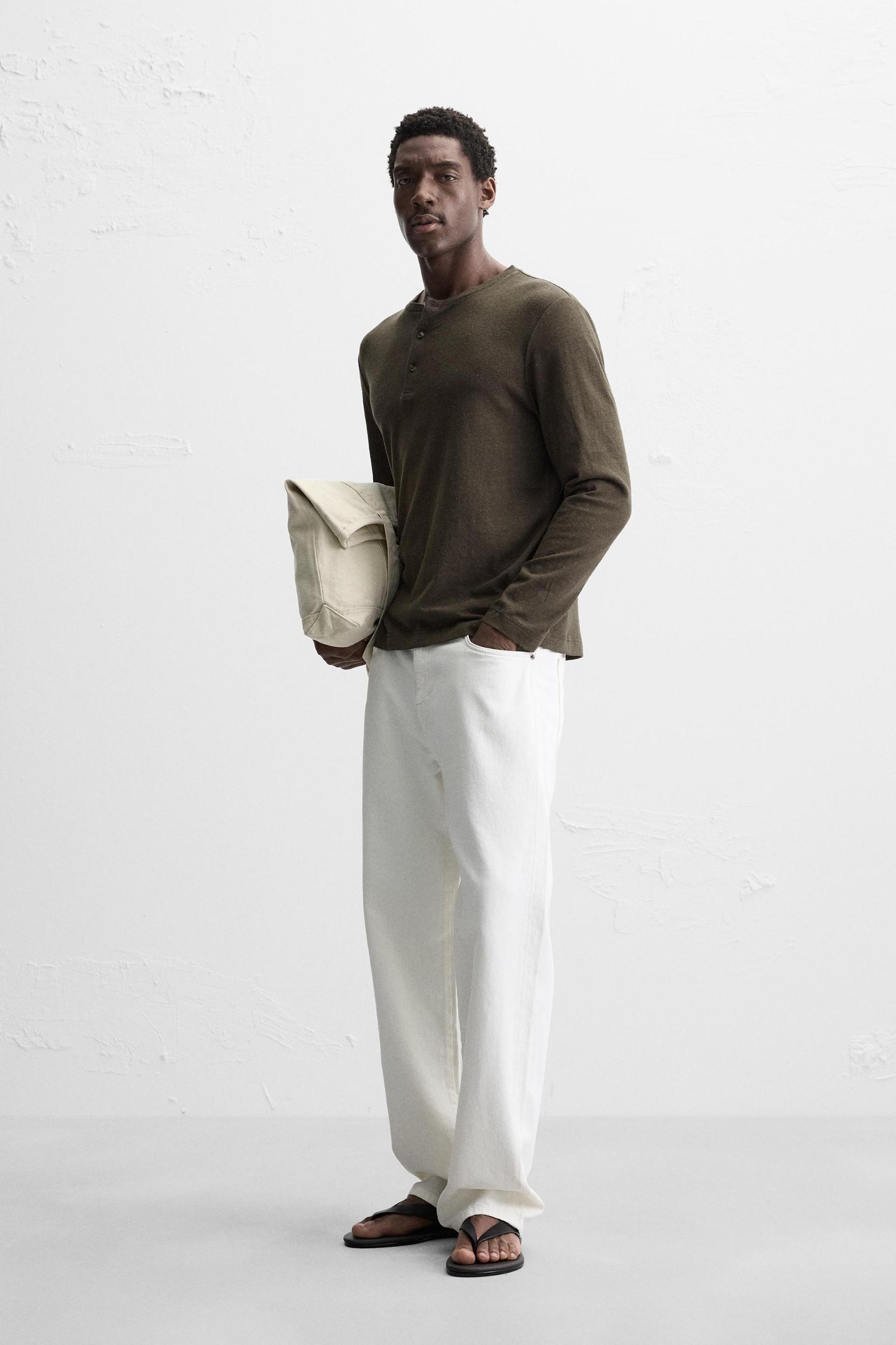 COTTON LINEN BLEND BUTTON NECK T-SHIRT Product Image