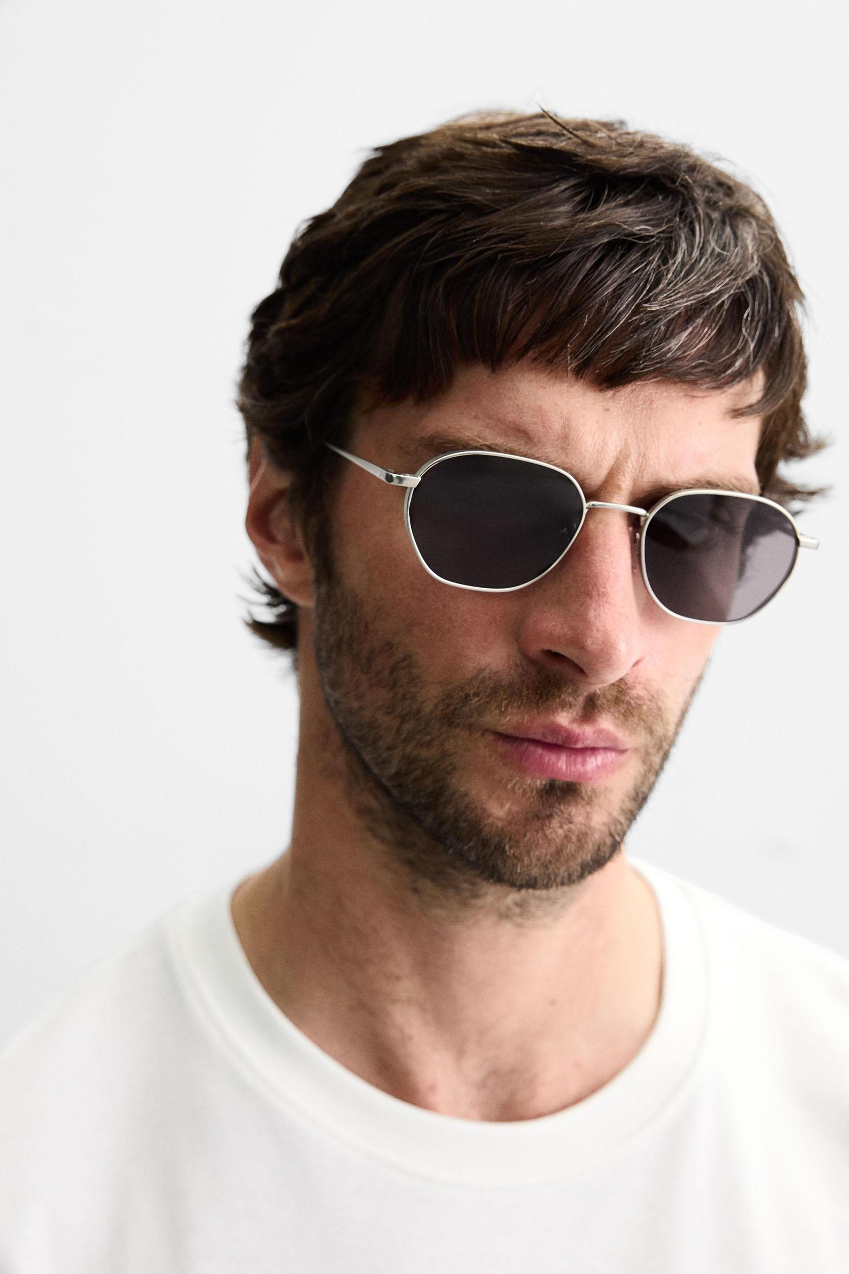 OVAL SUNGLASSES Product Image