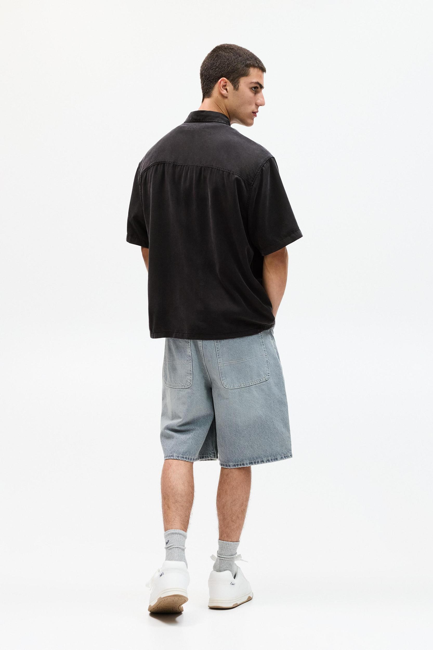 Short sleeve flowing shirt Product Image