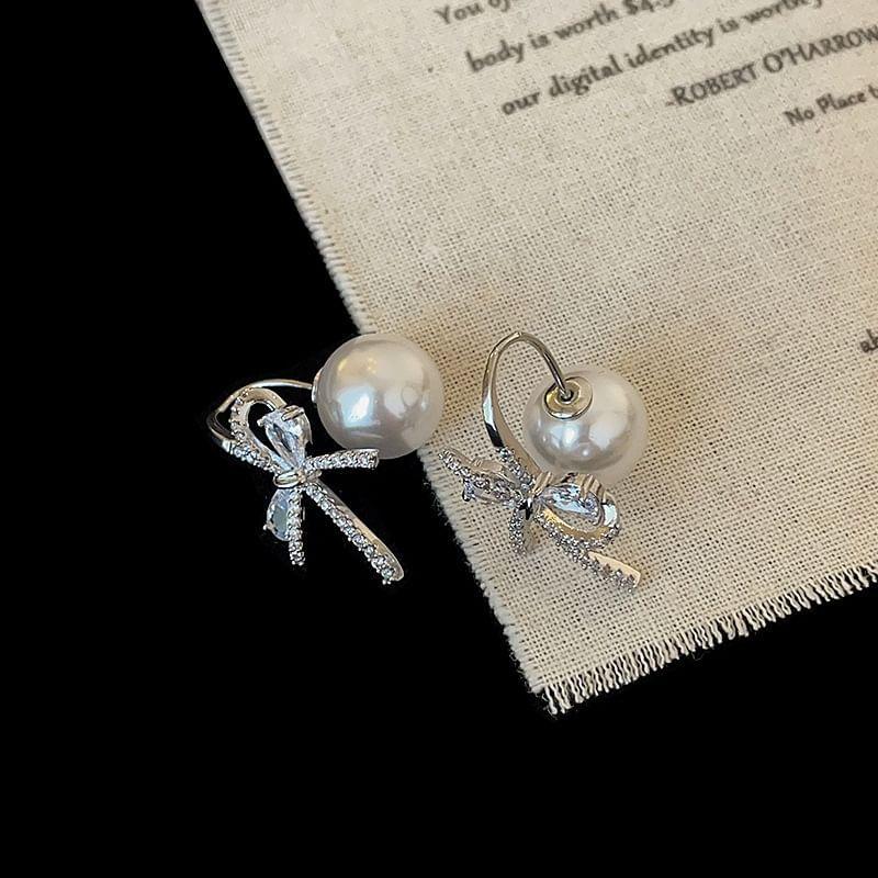 925 Sterling Silver Bow Faux Pearl Drop Earring Product Image