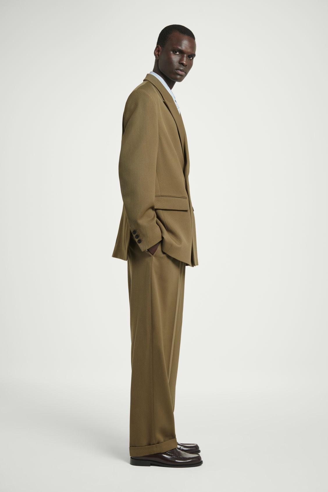 RELAXED DOUBLE-BREASTED WOOL BLAZER Product Image
