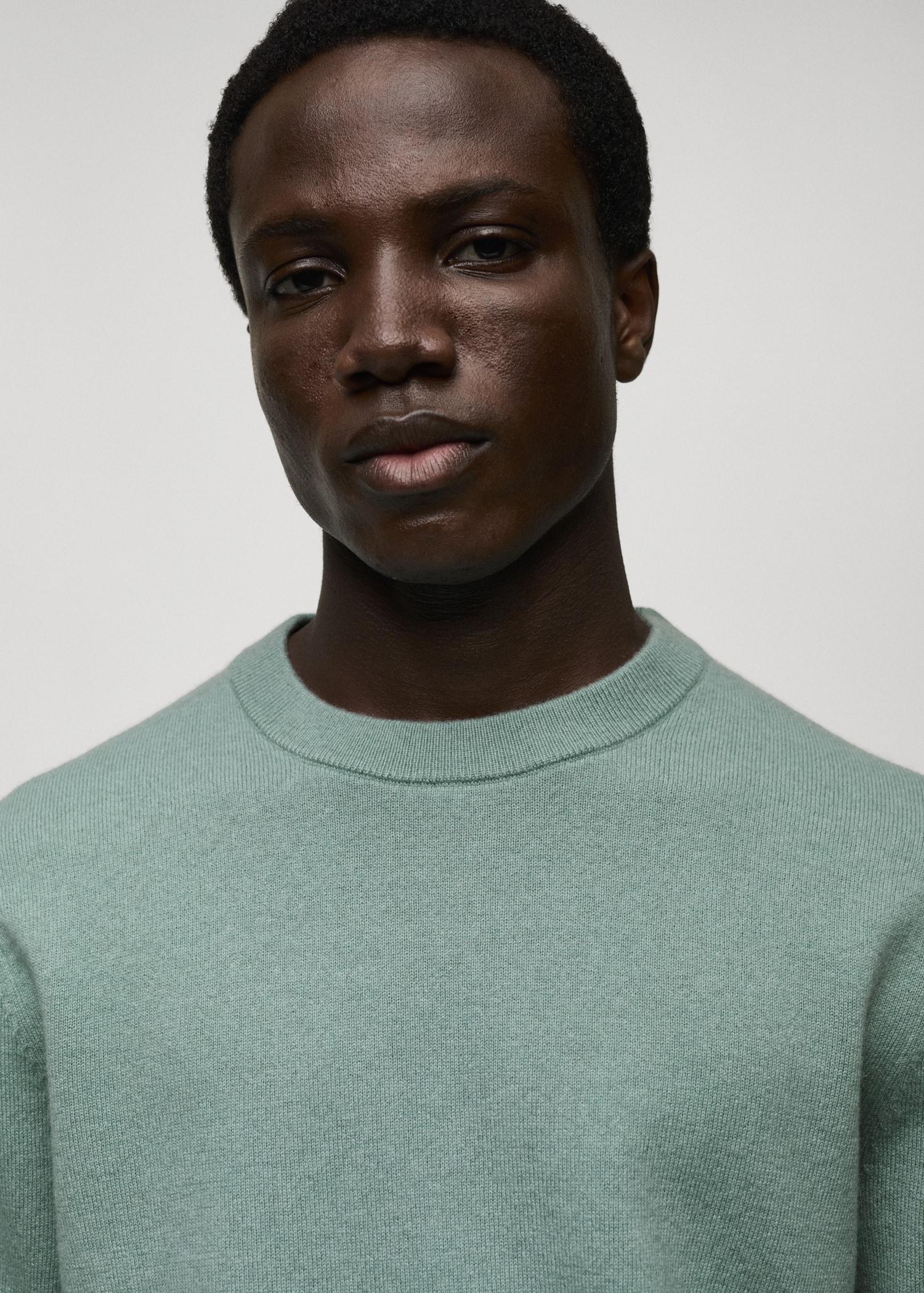 100% cashmere regular-fit sweater - Men | MANGO USA Product Image