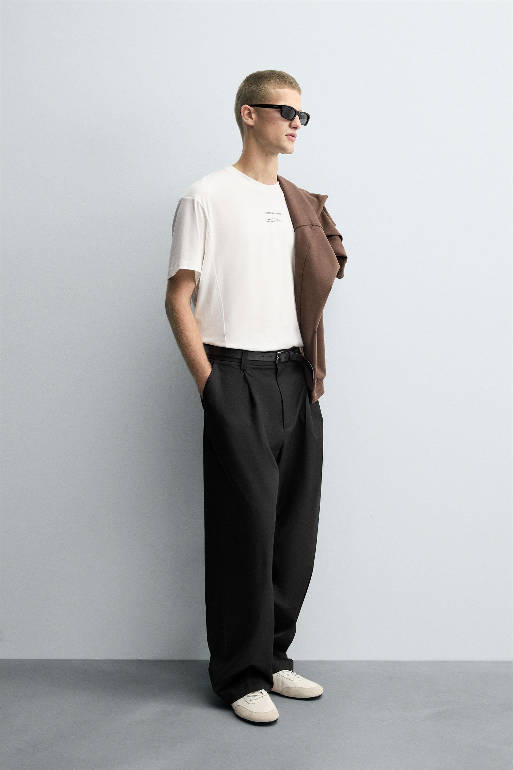 CONTRAST LABEL T-SHIRT Product Image