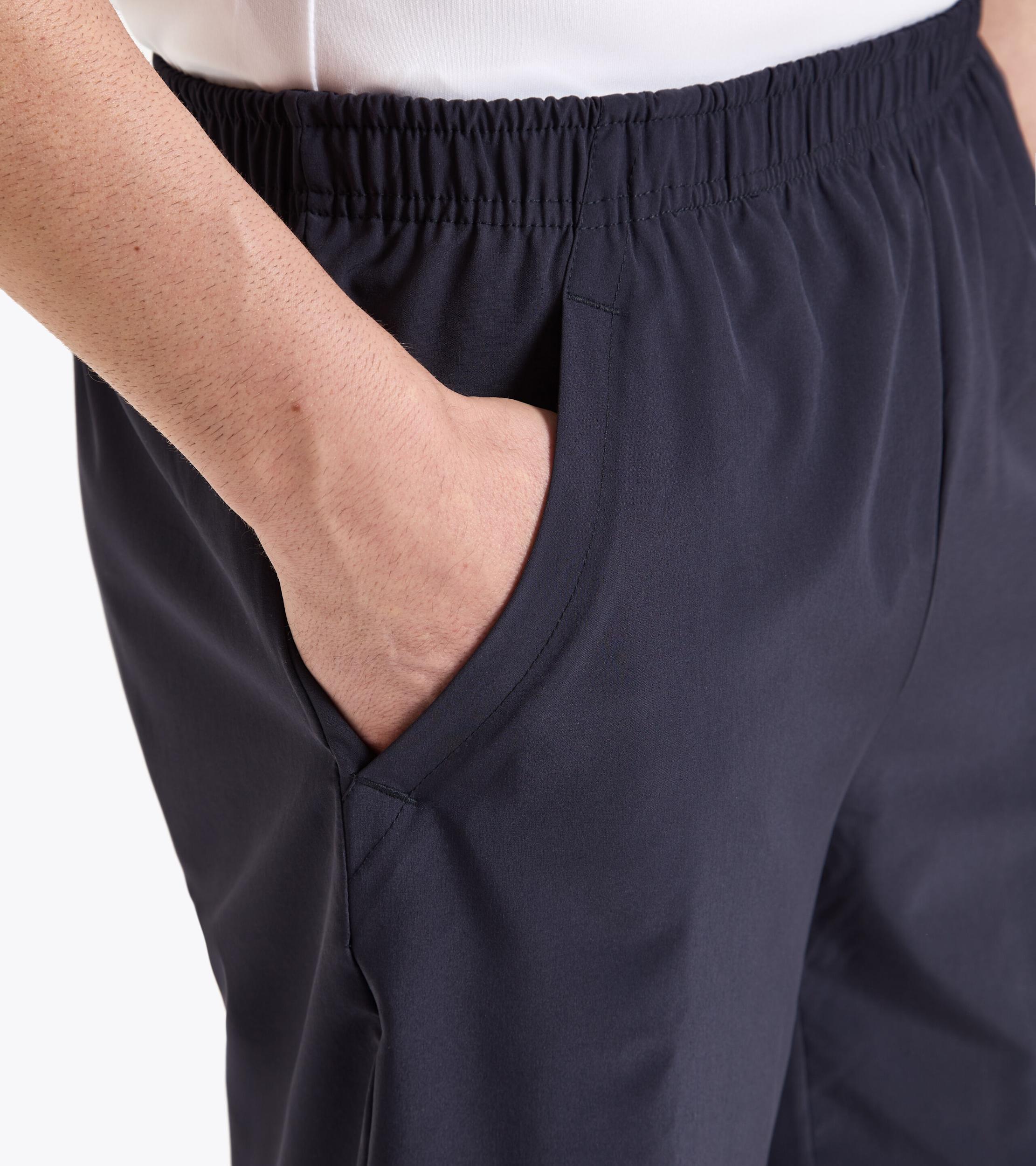 SHORT COURT Product Image