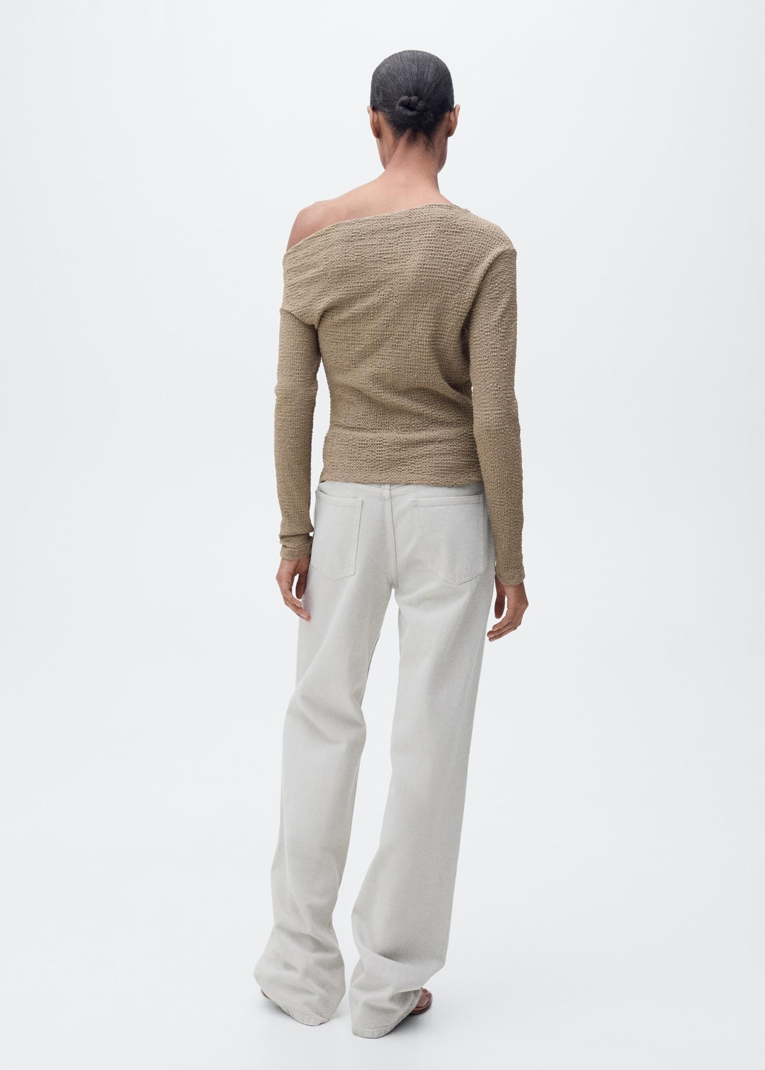 Textured asymmetrical neck t-shirt - Women | MANGO USA Product Image