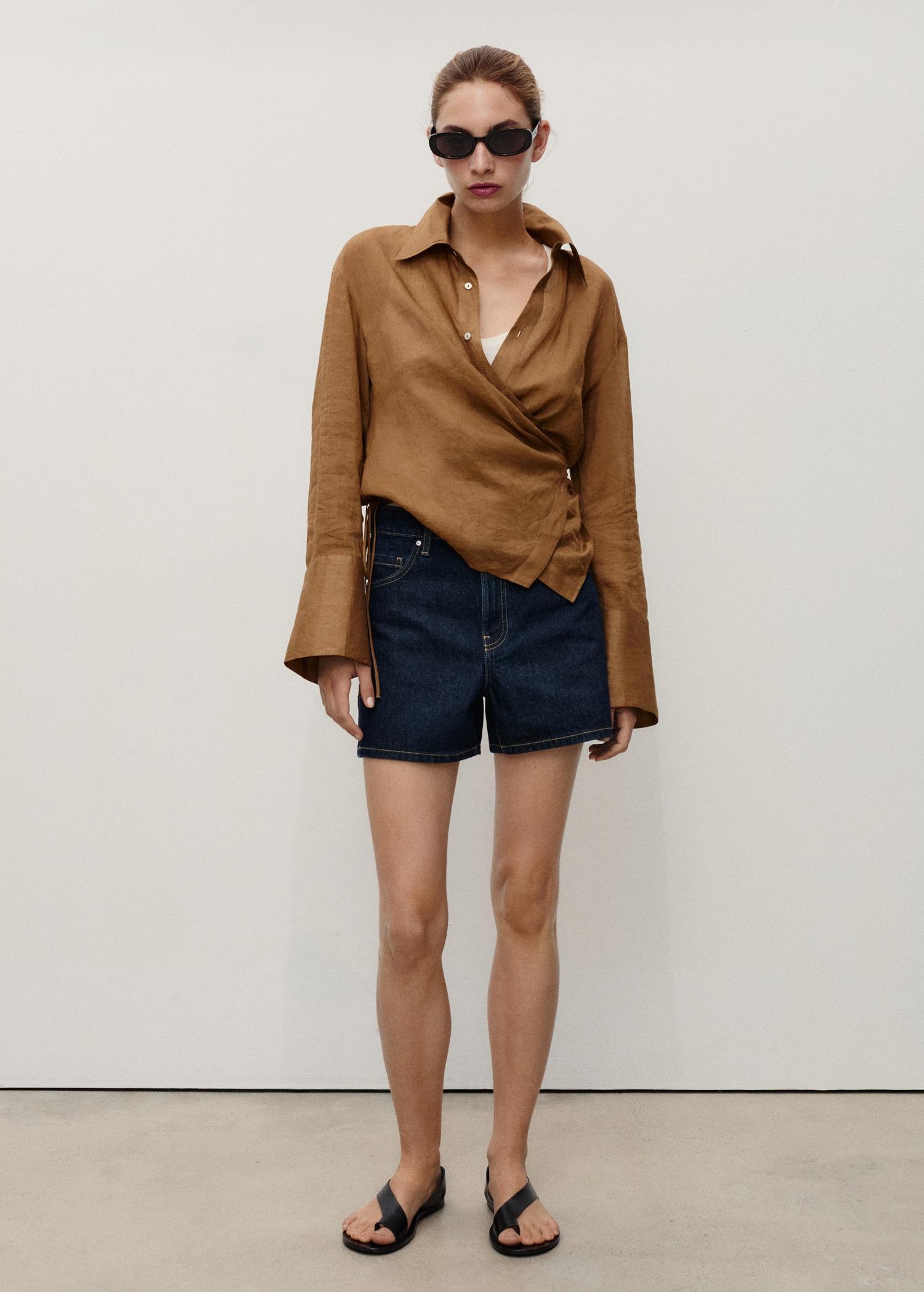 High-waisted straight-fit denim shorts - Women | MANGO USA Product Image