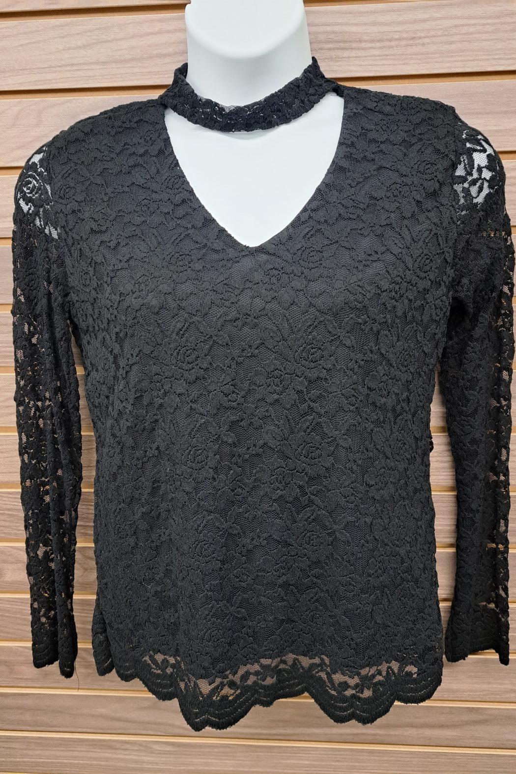 Black lace long sleeve 2 button back Product Image