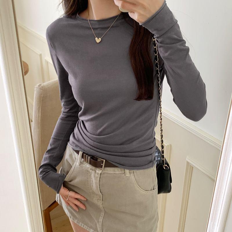 Long-Sleeve Round Neck Plain T-Shirt Product Image