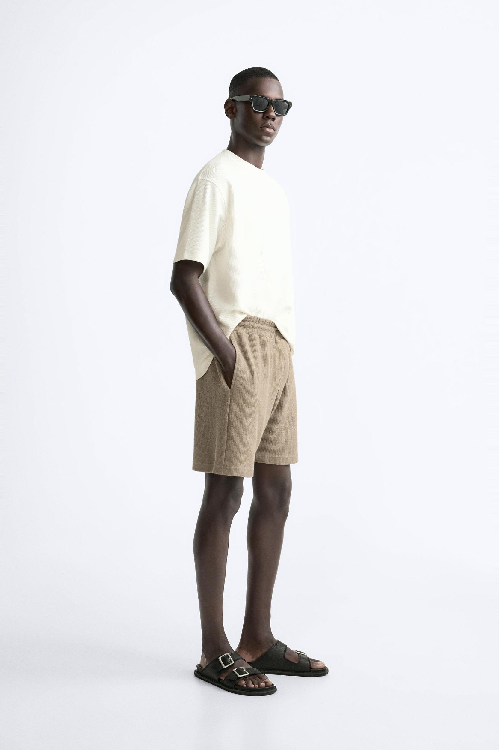 TEXTURED WEAVE SHORTS WITH MESH Product Image