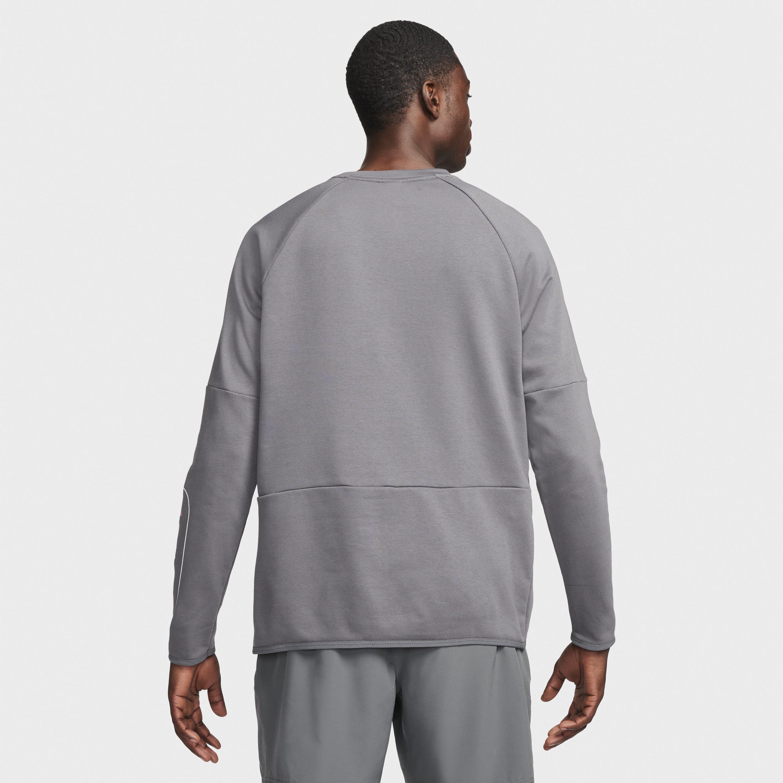 Nike Men's Dri-FIT Fleece Fitness Crew-Neck Top Product Image