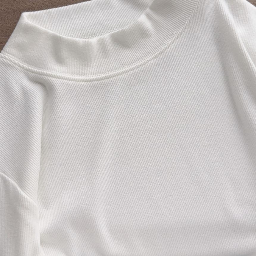 Long Sleeve Mock Neck Plain T-Shirt Product Image