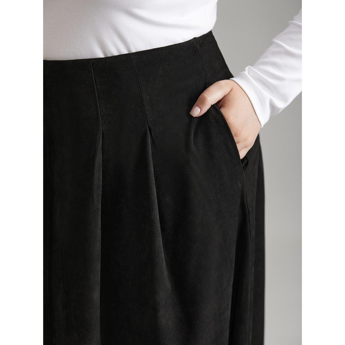 Plus Size Suedette Plain Texture Pocket A-line Skirt Women Black Office Texture No stretch Pocket Work Skirts BloomChic 10/M Product Image