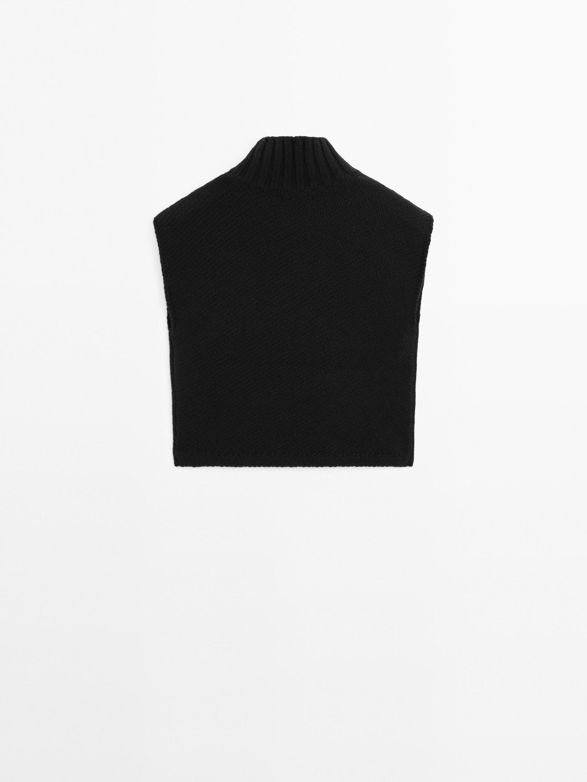 High neck knit vest Product Image