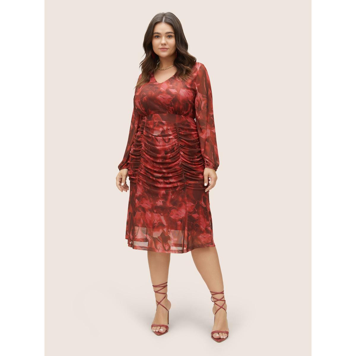 Plus Size Floral Print Pocket Ruched Hem Dress Raspberry Women Elegant Gathered V-neck Long Sleeve Curvy Midi Dress BloomChic 10/M Product Image