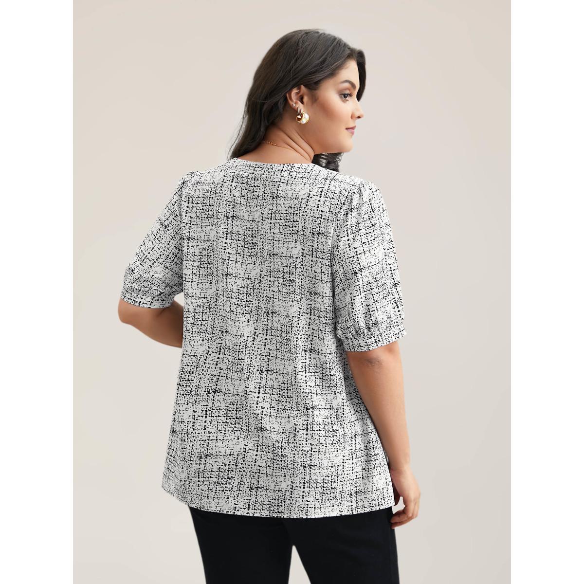 Plus Size WhiteSmoke Geometric Print Puff Sleeve Blouse Women Elegant Short sleeve Flat collar with V-notch Everyday Blouses BloomChic 30/6X Product Image