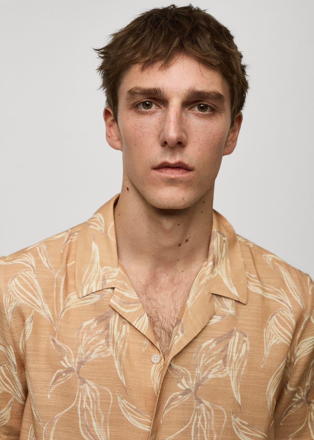 Printed fluid regular-fit shirt - Men | MANGO USA Product Image