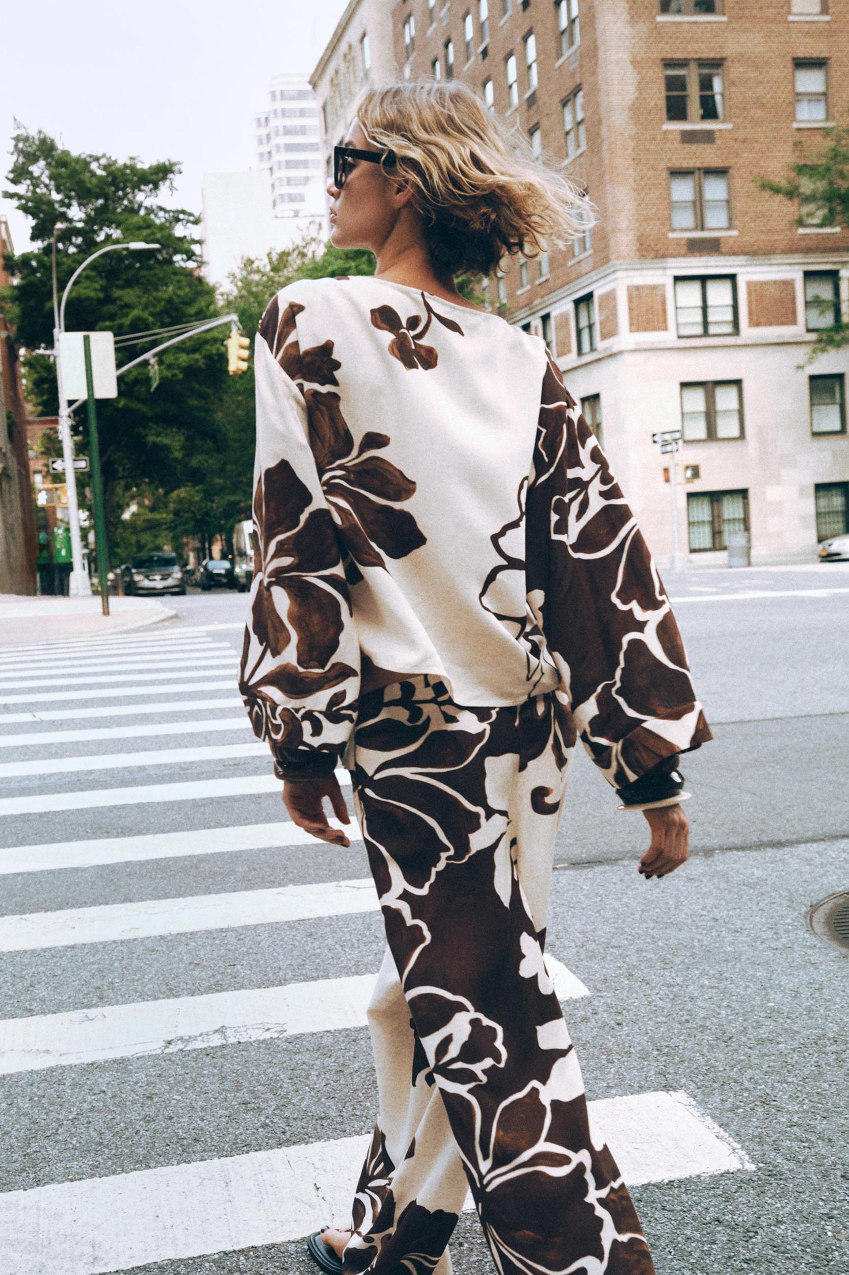 FLORAL PRINT TOP Product Image