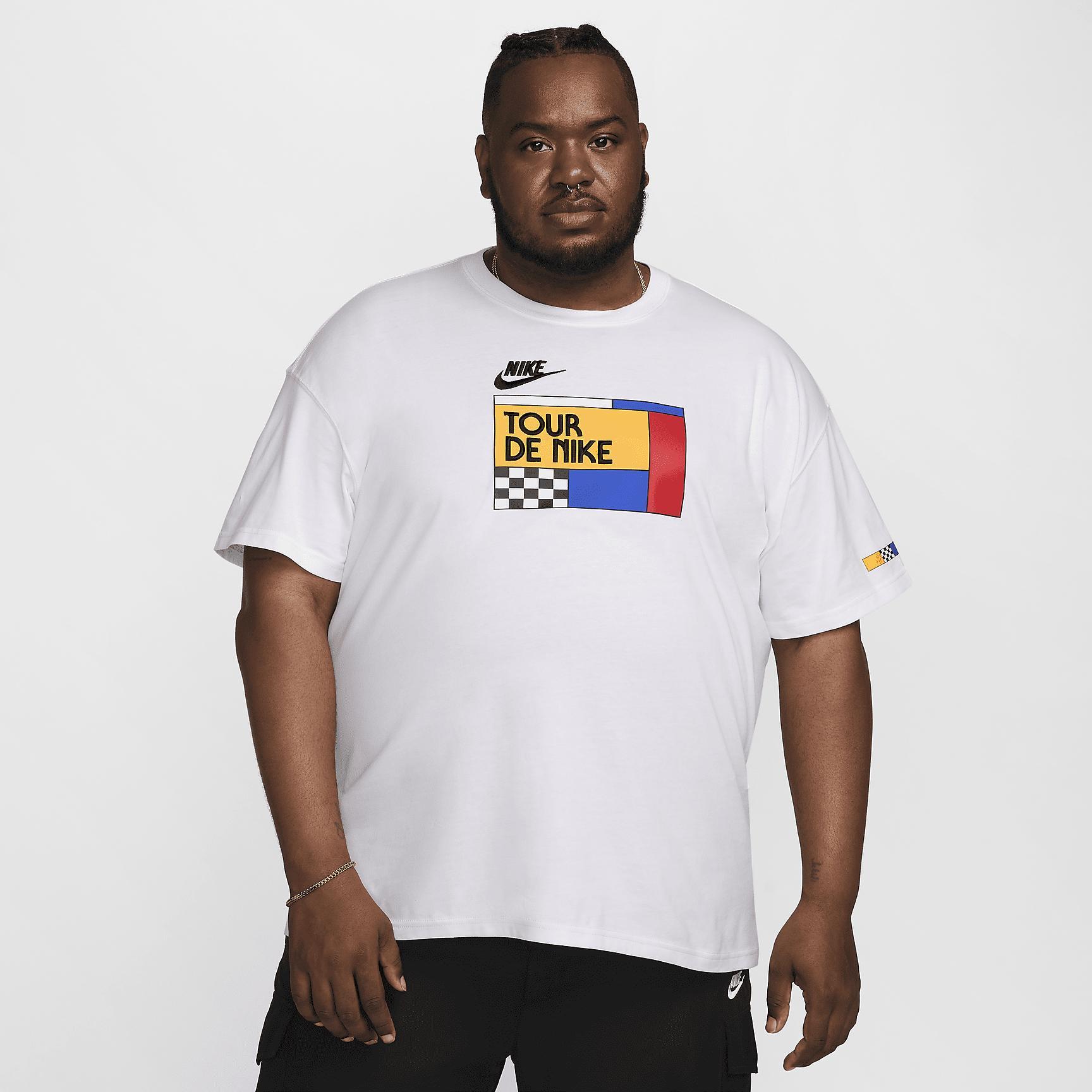 Nike Sportswear Men's T-Shirt Product Image