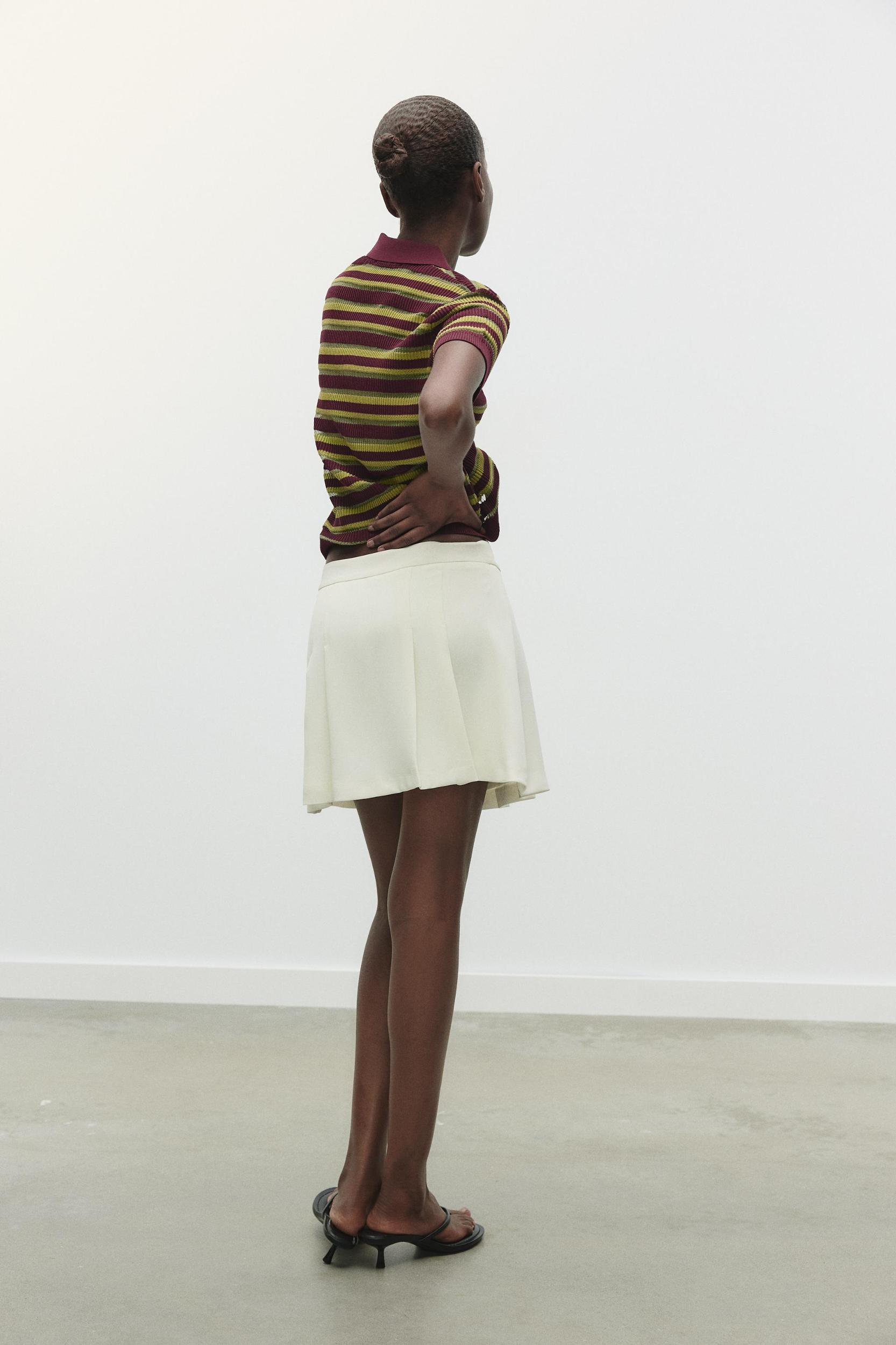 PLEATED SHORTS Product Image
