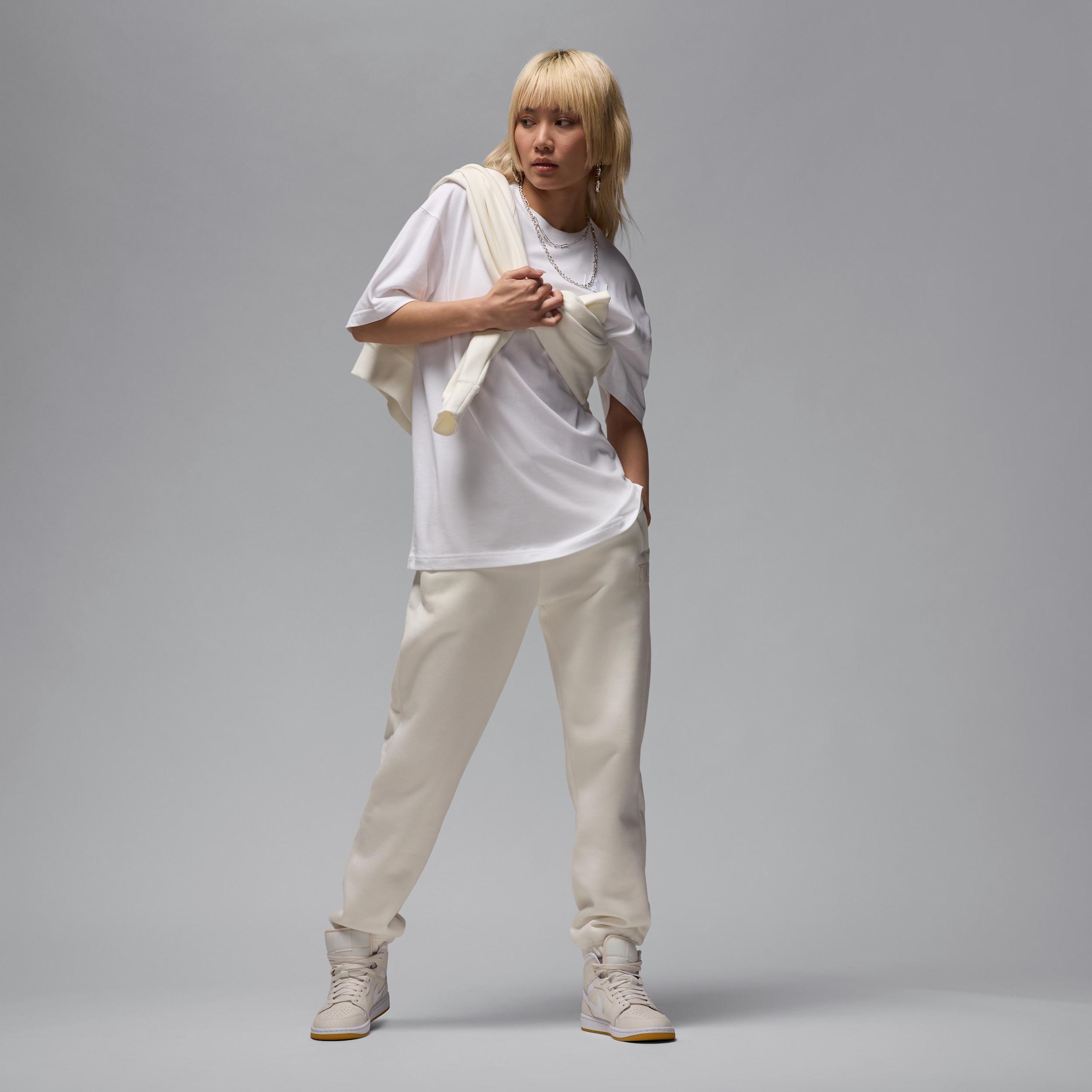 Women's Jordan Flight Essentials Oversized T-Shirt Product Image