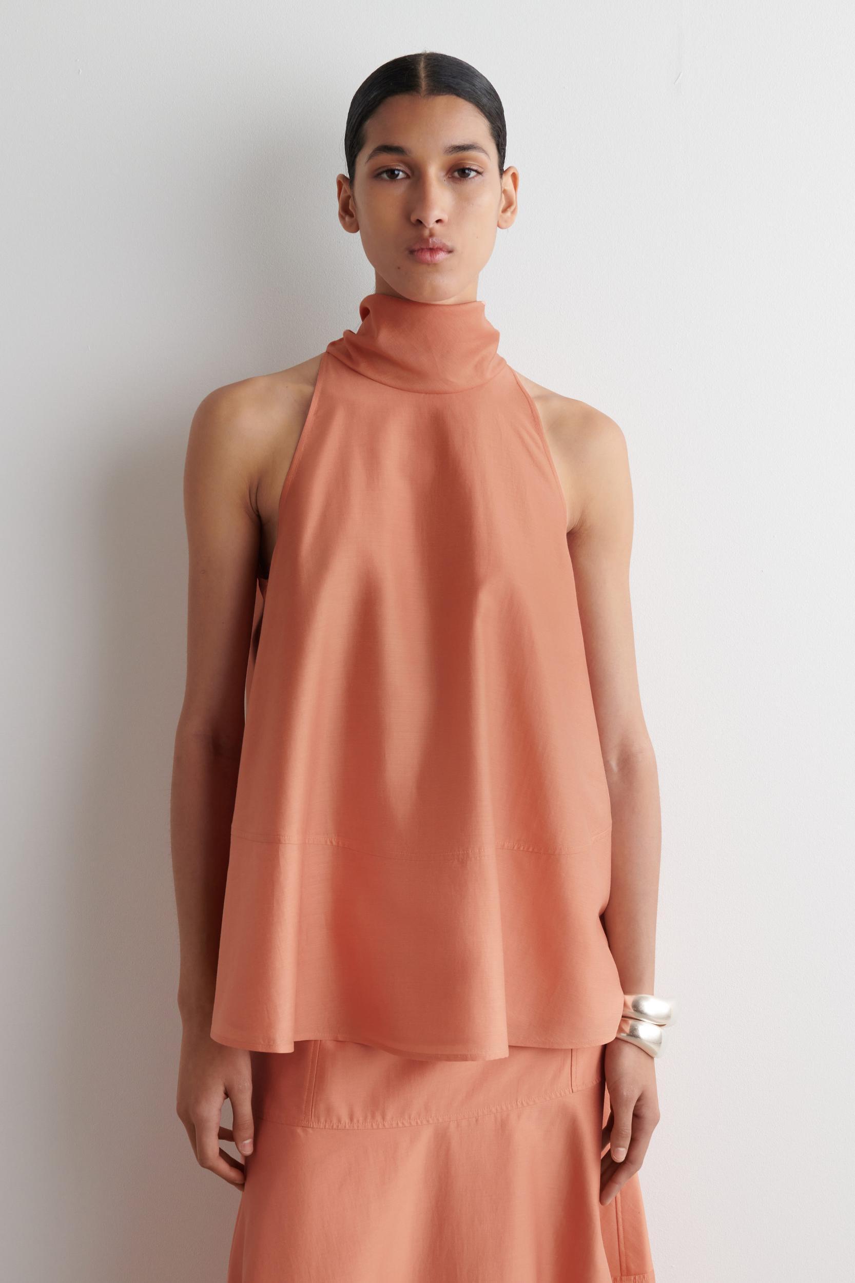 FLUID HALTERNECK TOP Product Image