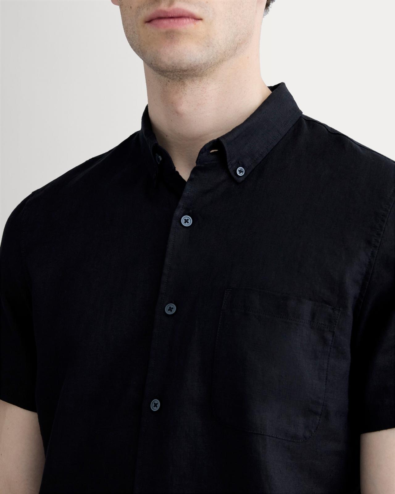 The Classic Short-Sleeve Shirt in Linen Product Image