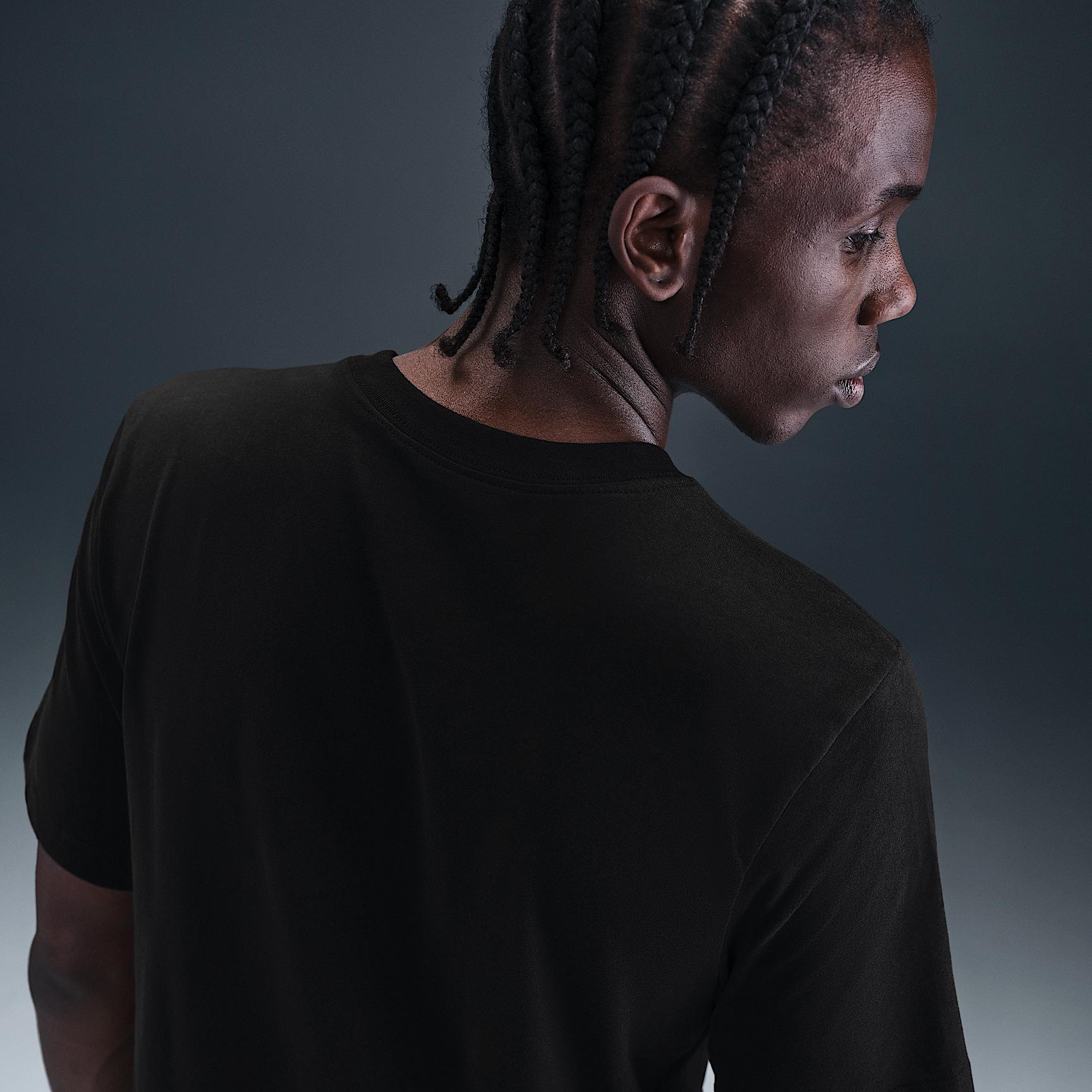 NikeCourt Men's Dri-FIT Tennis T-Shirt Product Image