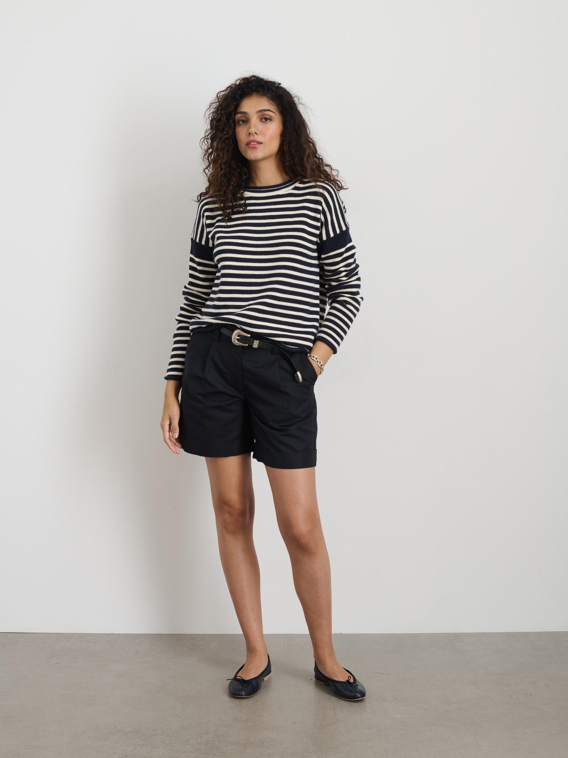 Soho Short In Cotton Linen Product Image