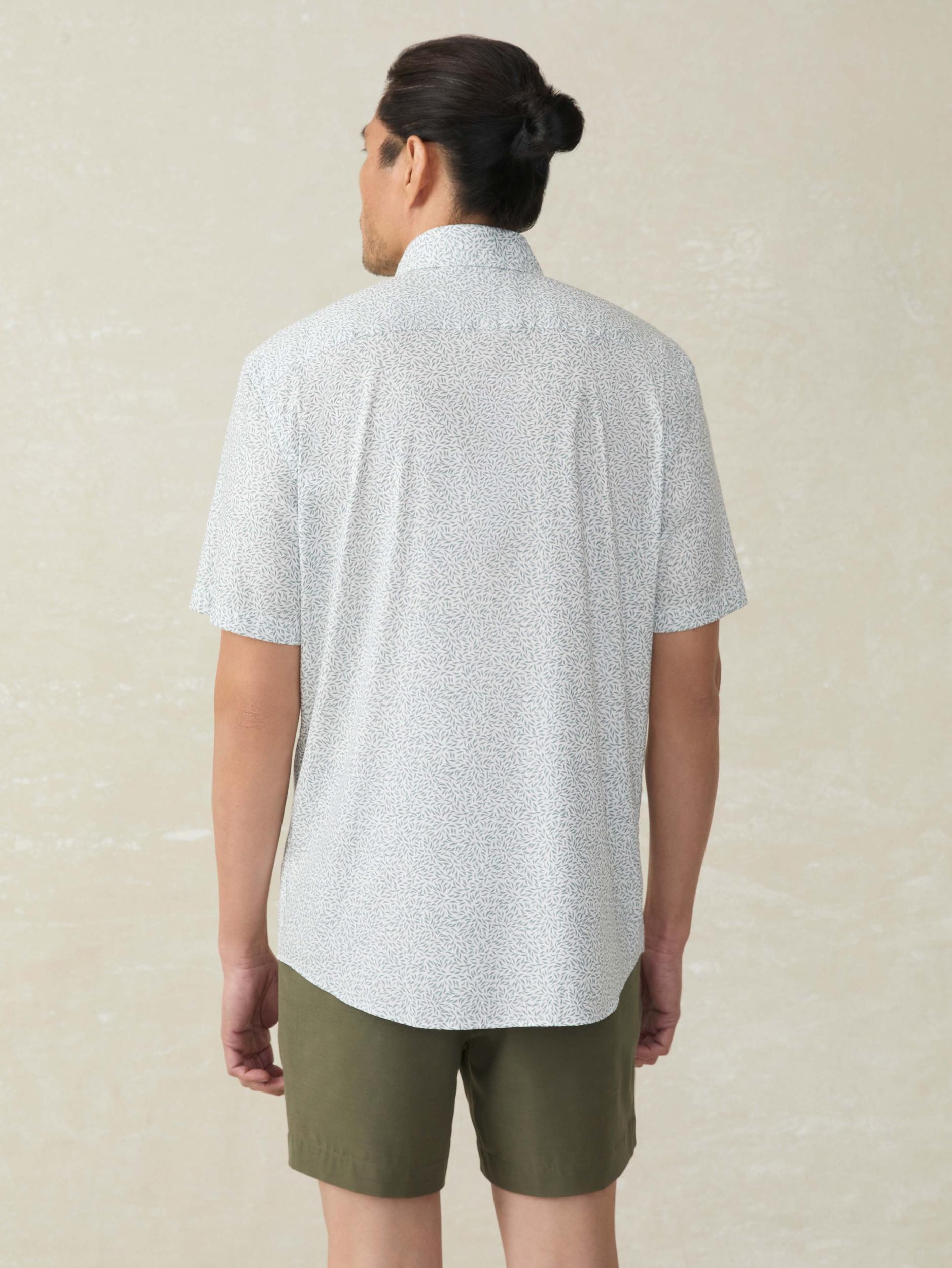 Short-Sleeve Movement™ Monterey Shirt - Sage Grove Foliage Male Product Image