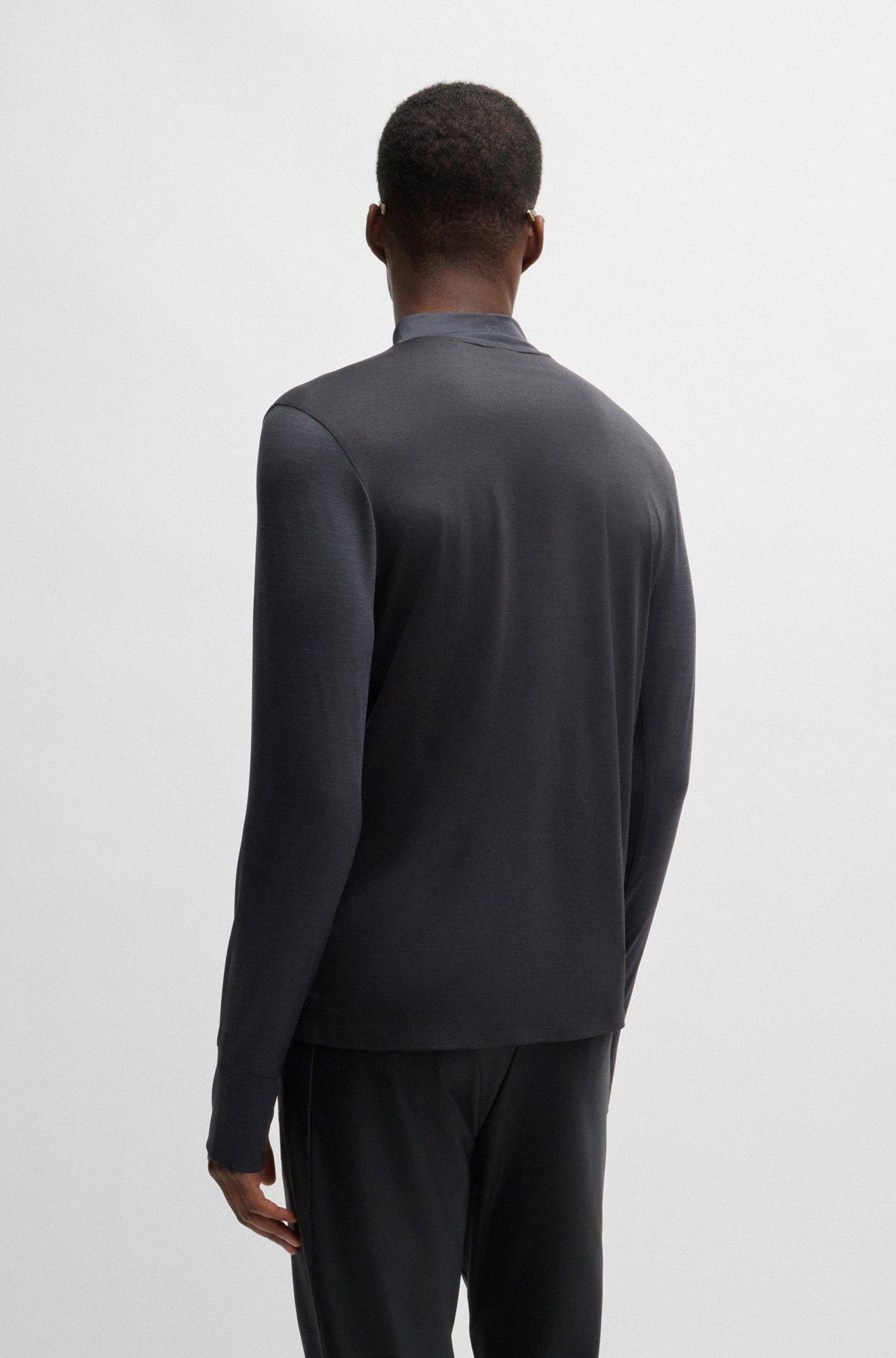 Slim-fit long-sleeved T-shirt in temperature-regulating fabric Product Image