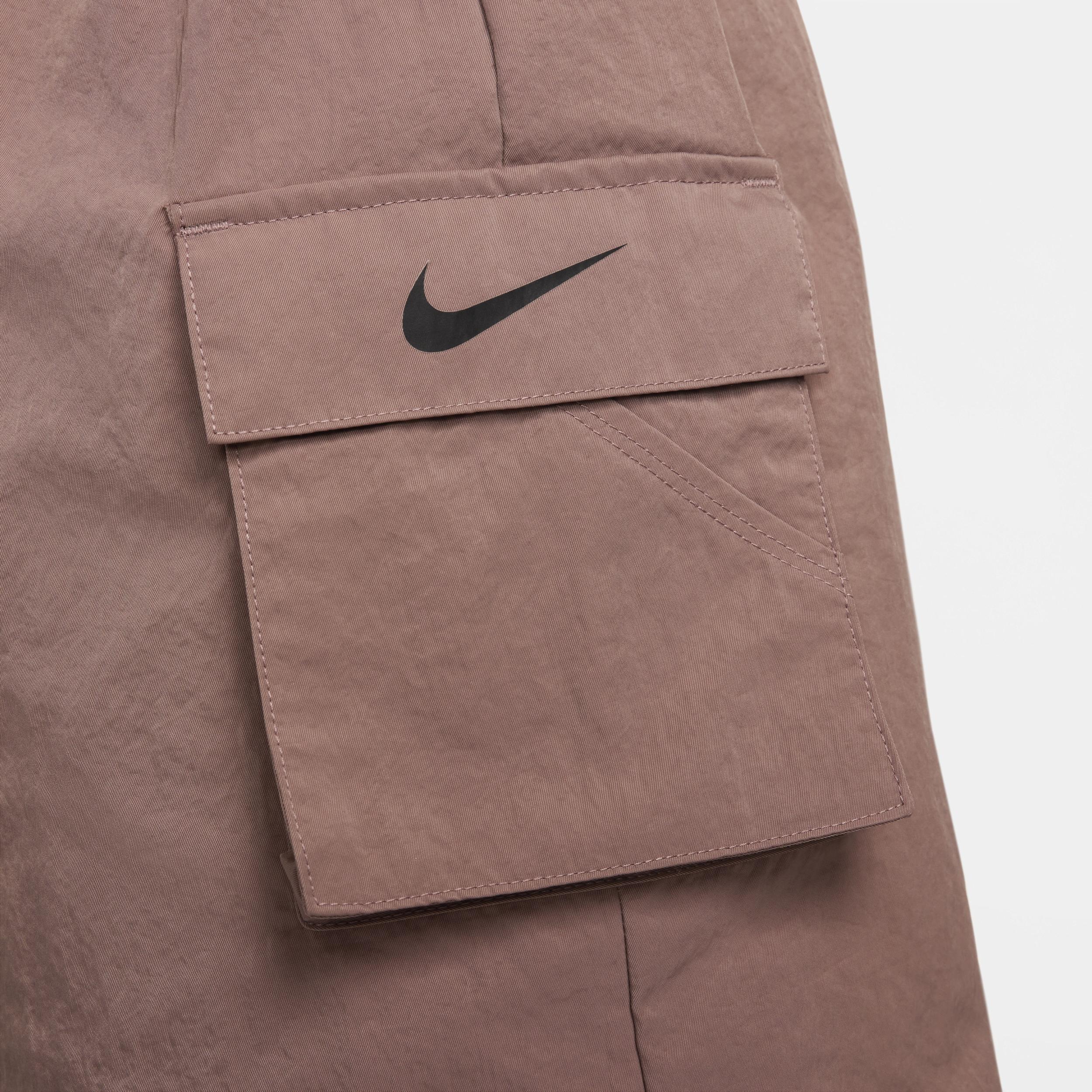 Women's Nike Sportswear Essential Woven High-Rise Shorts Product Image