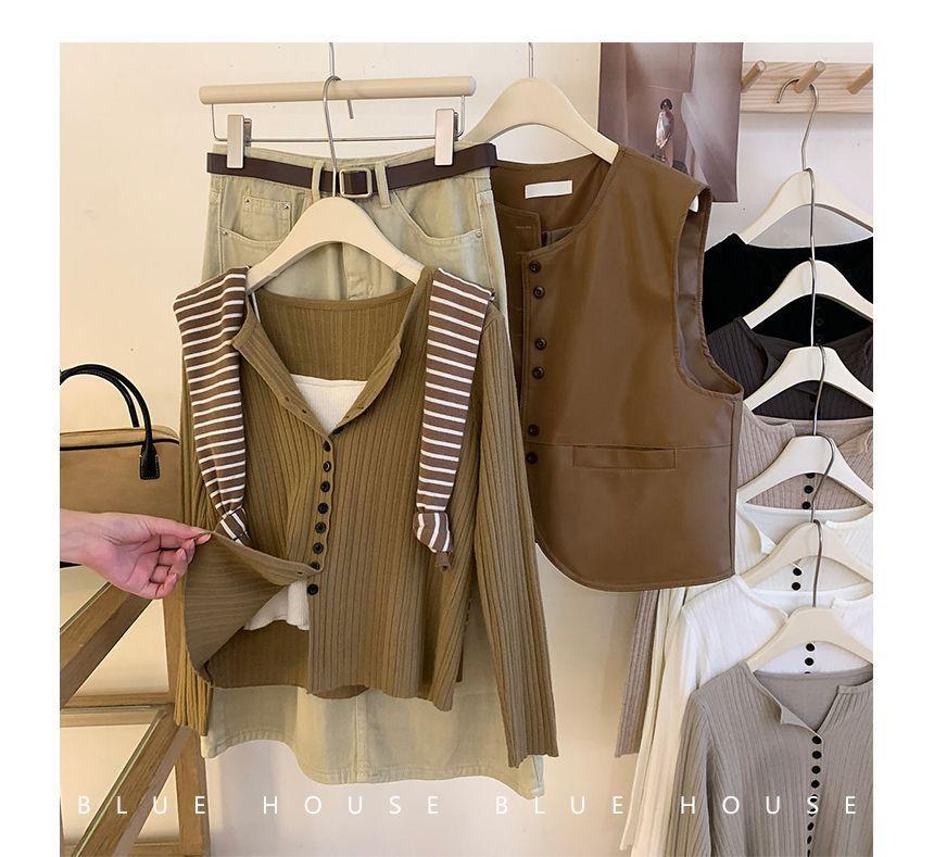 Long-Sleeve Plain Rib-Knit Top Product Image