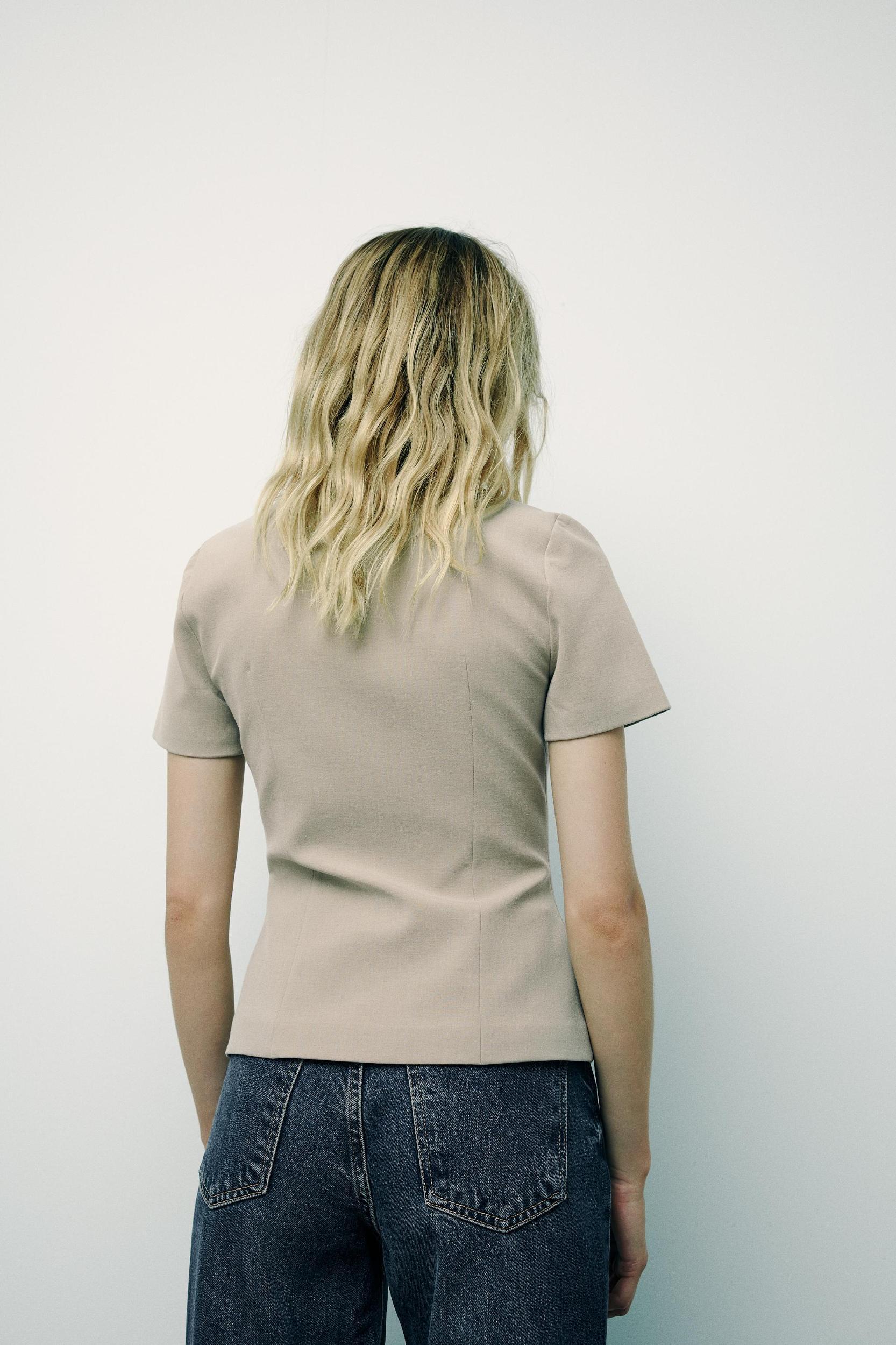 SQUARE NECK TOP Product Image