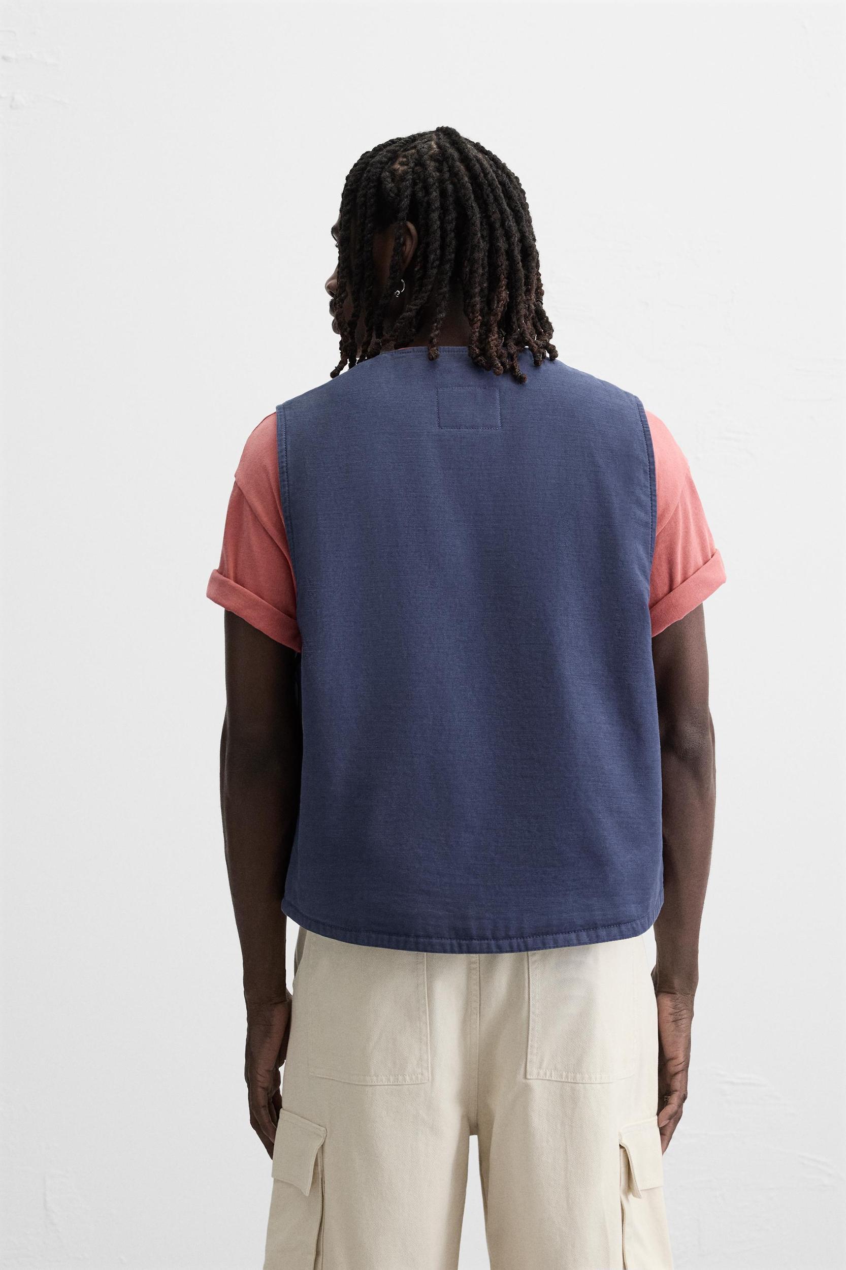 RELAXED FIT ZIP-UP VEST Product Image