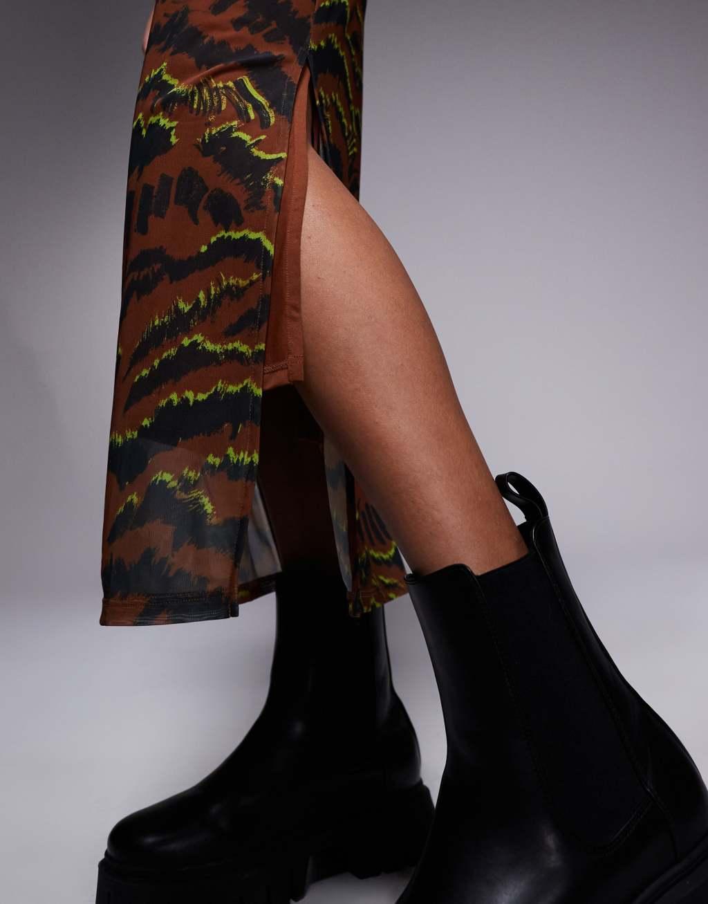 HUGO Red nataris maxi skirt in tiger print Product Image