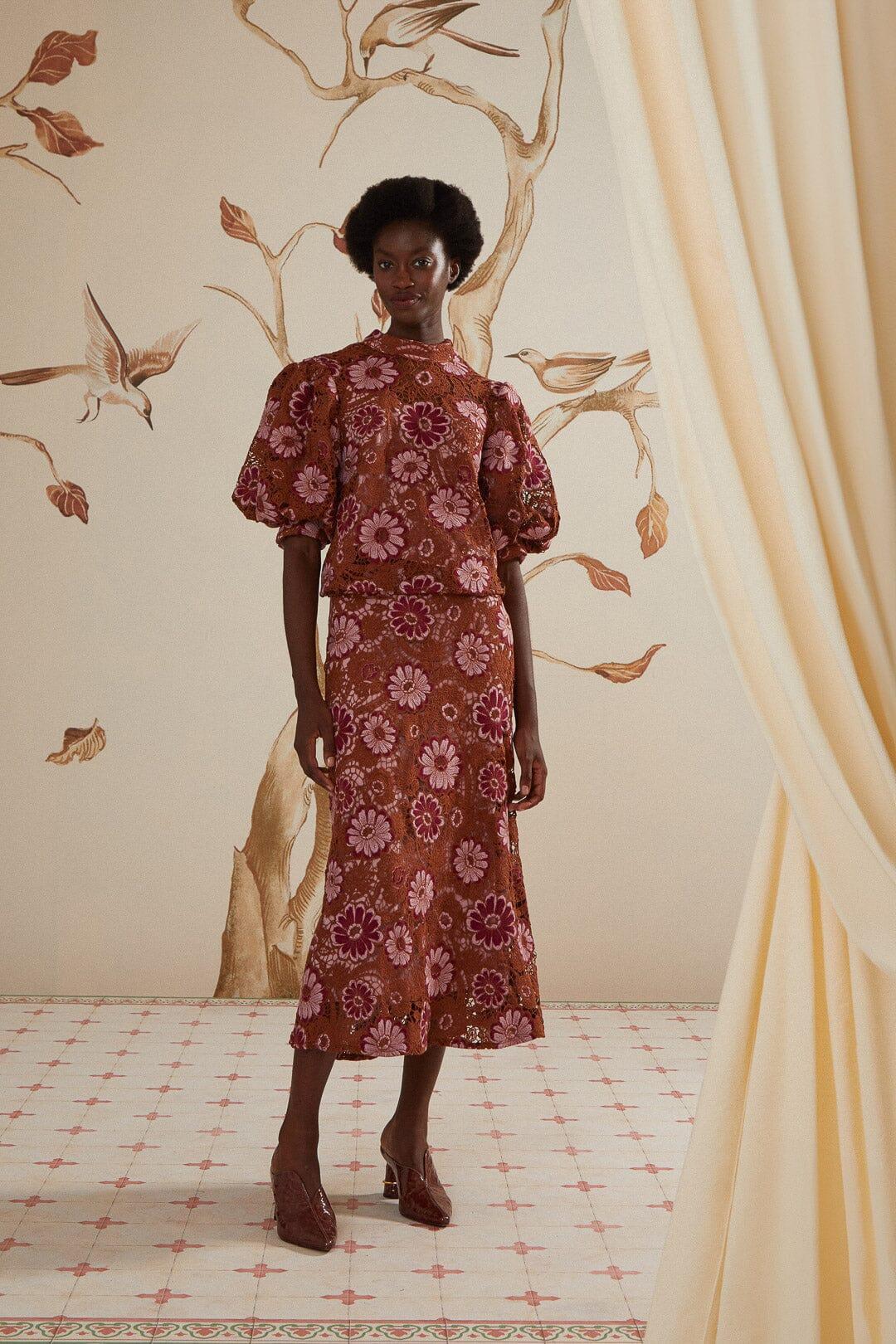 Gigi Tapestry Guipure Blouse, GIGI TAPESTRY SAND / M Product Image
