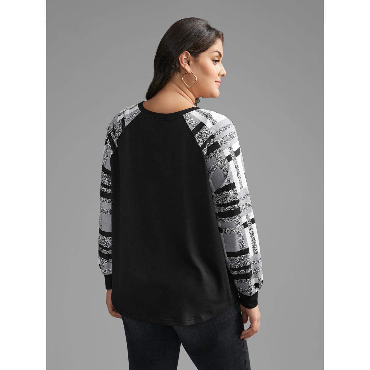 Plus Size Colorblock Contrast Raglan Sleeve Sweatshirt Women Black Casual Contrast Loose Round Neck Everyday Sweatshirts BloomChic 18-20/2X Product Image