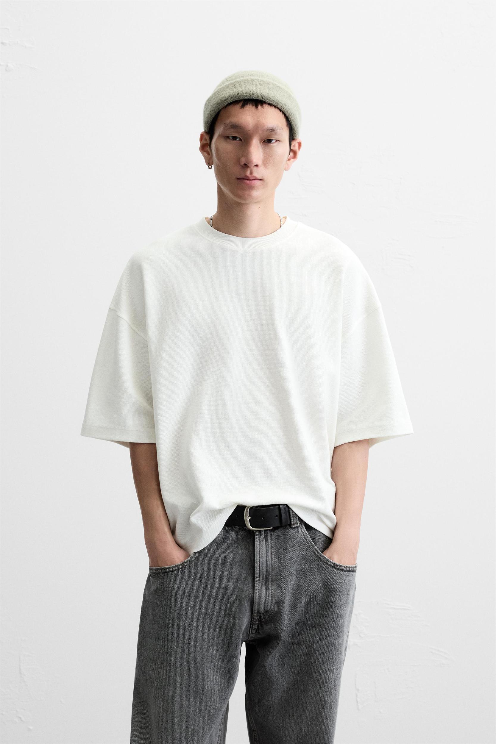 TEXTURED T-SHIRT Product Image
