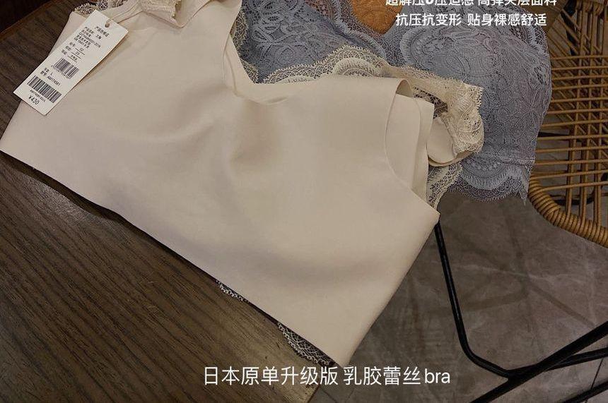 Wireless Lace Bra Product Image